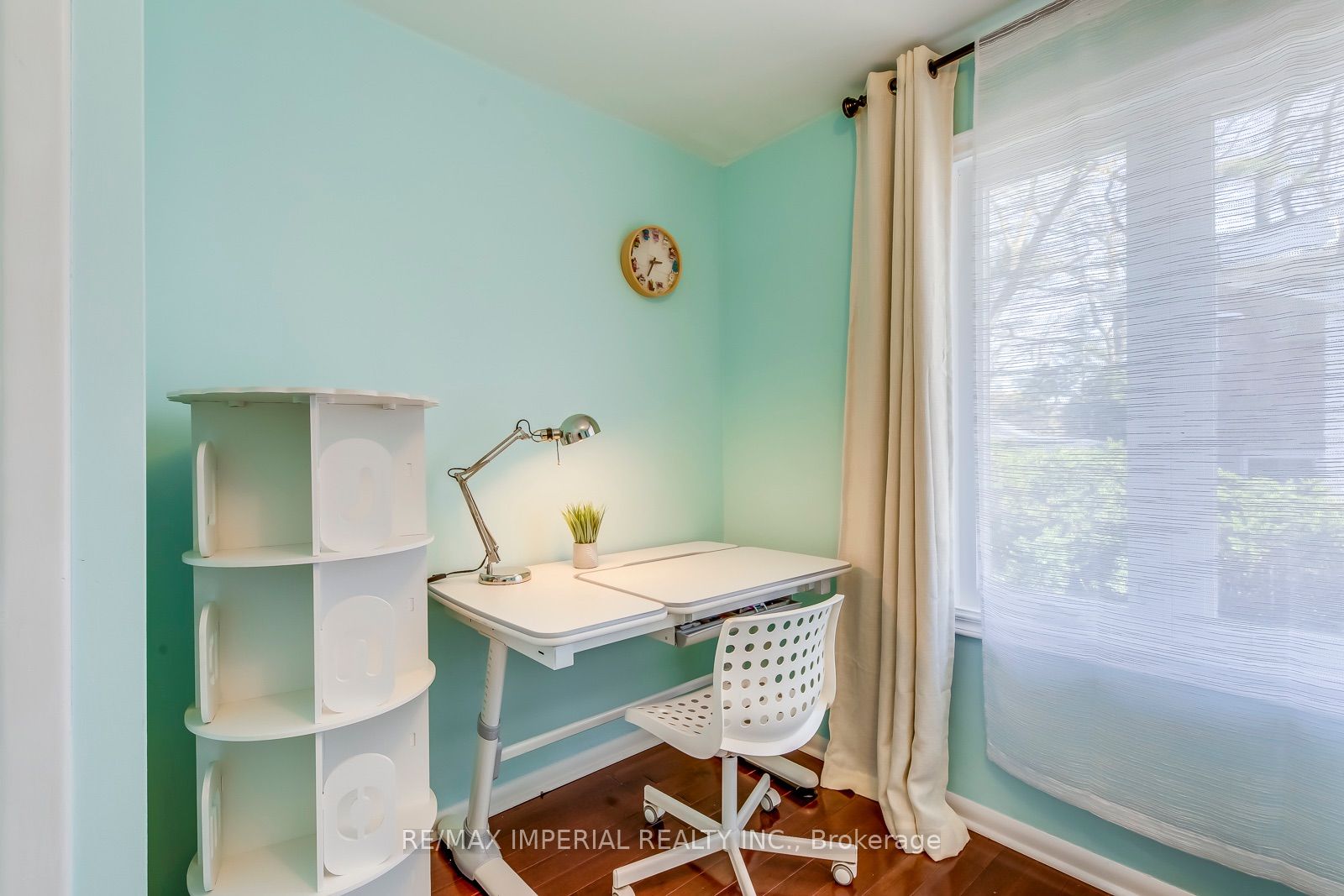 2048 Devon Road Property Photo 23