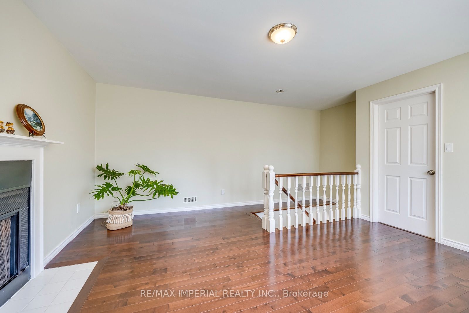 2048 Devon Road Property Photo 26
