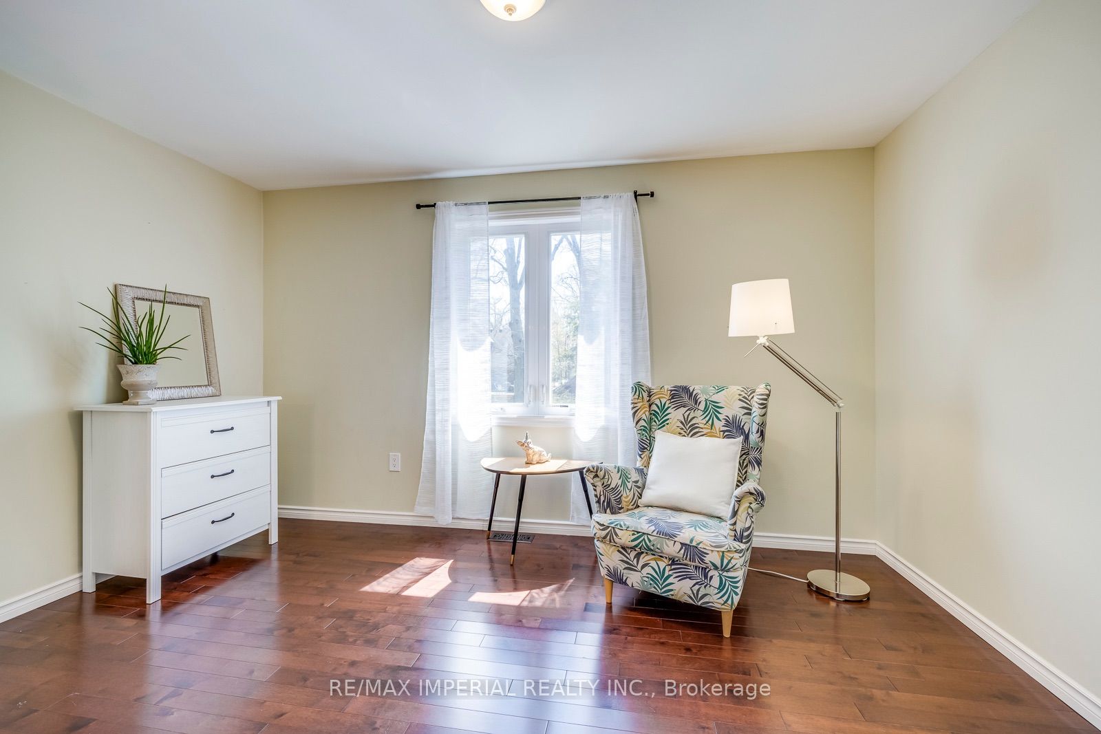 2048 Devon Road Property Photo 29