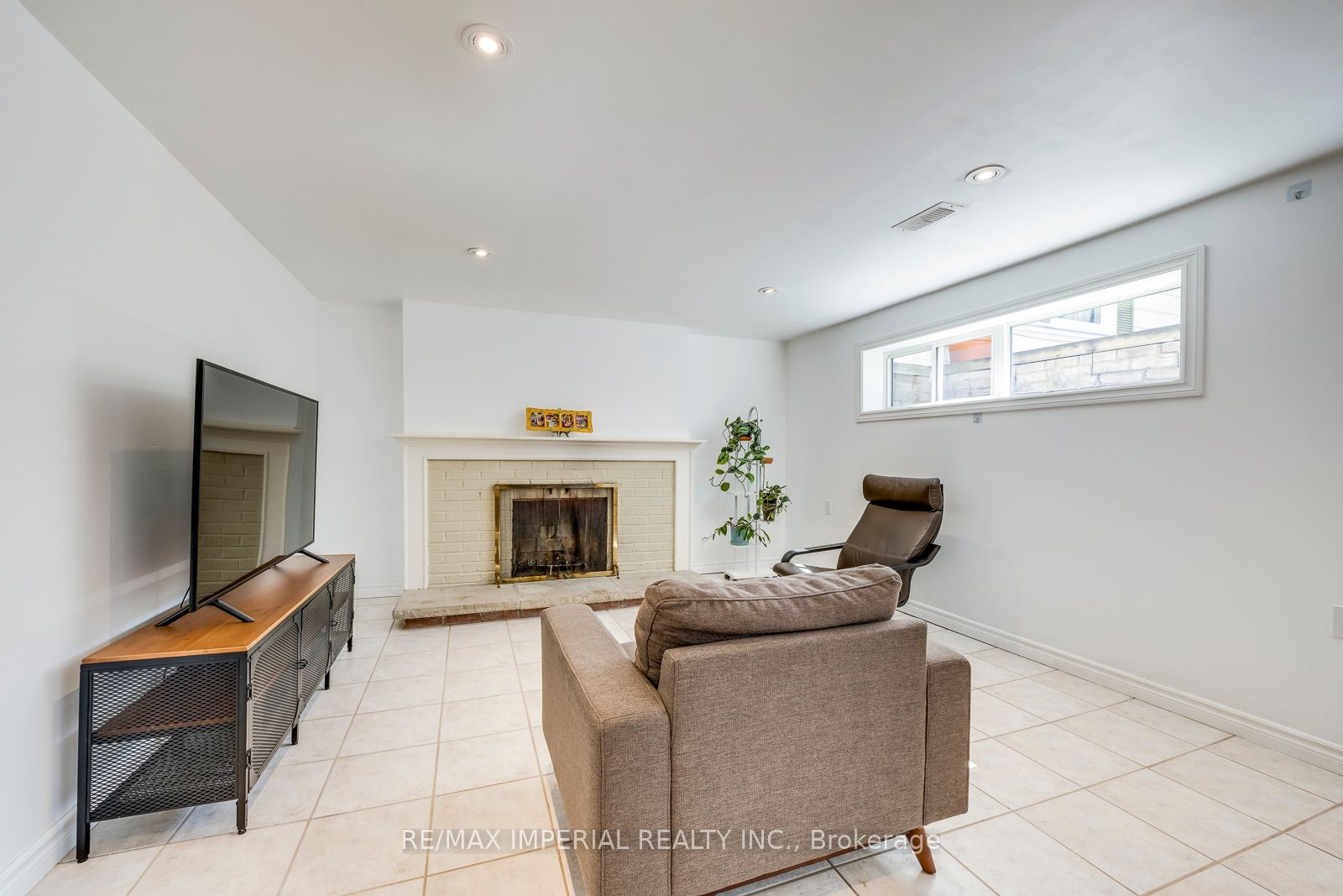 2048 Devon Road Property Photo 34