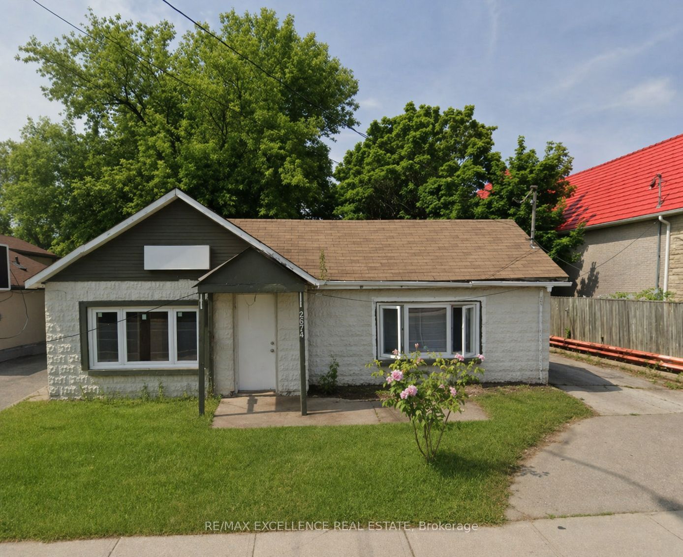 2574 Confederation Parkway Property Photo 1