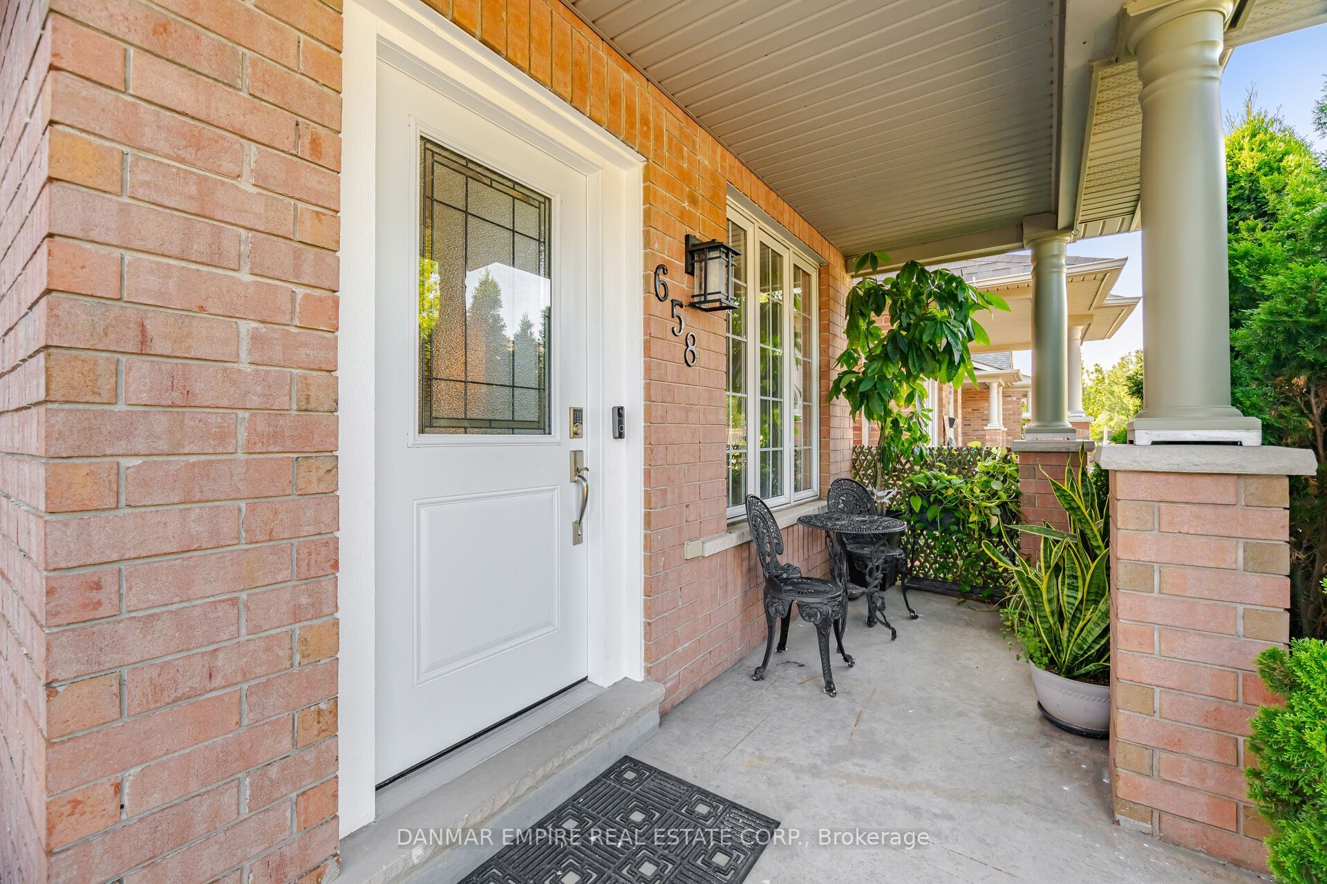 658 Julia Avenue Property Photo 6