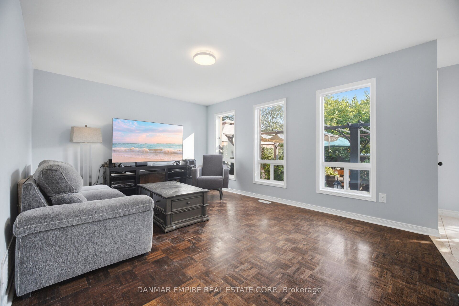 658 Julia Avenue Property Photo 11