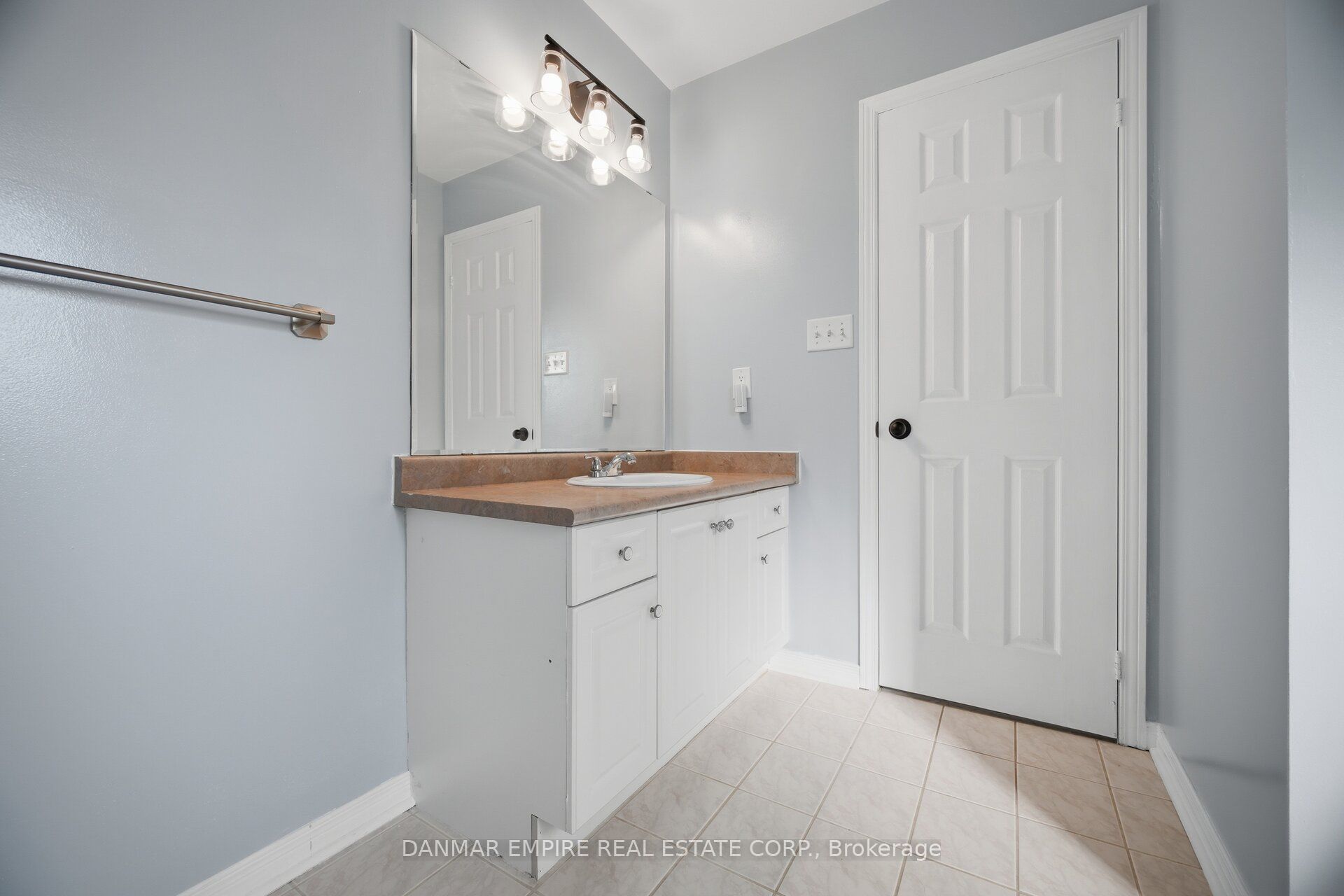 658 Julia Avenue Property Photo 27