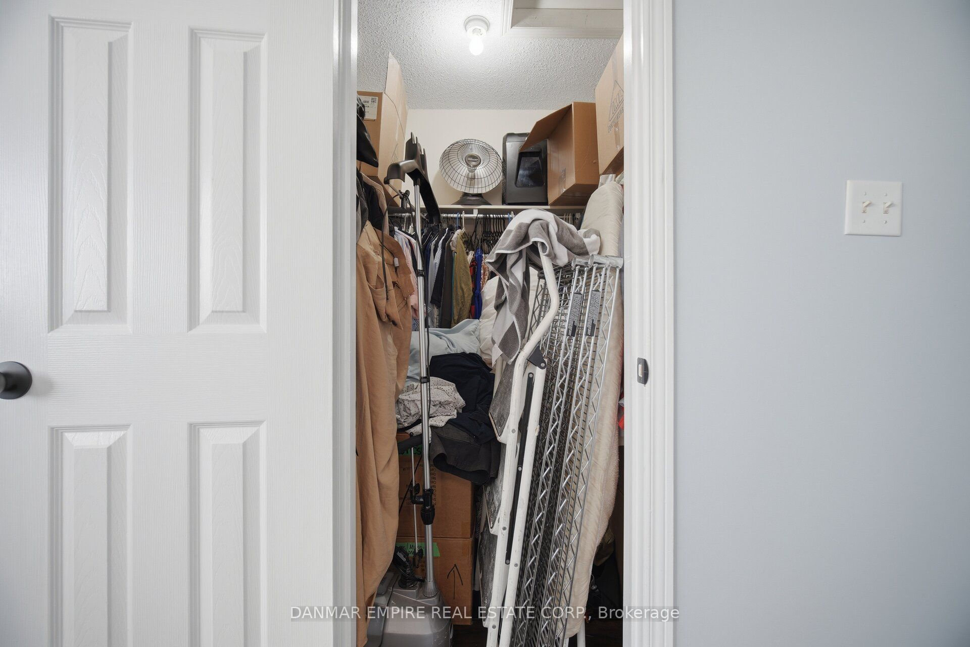 658 Julia Avenue Property Photo 28