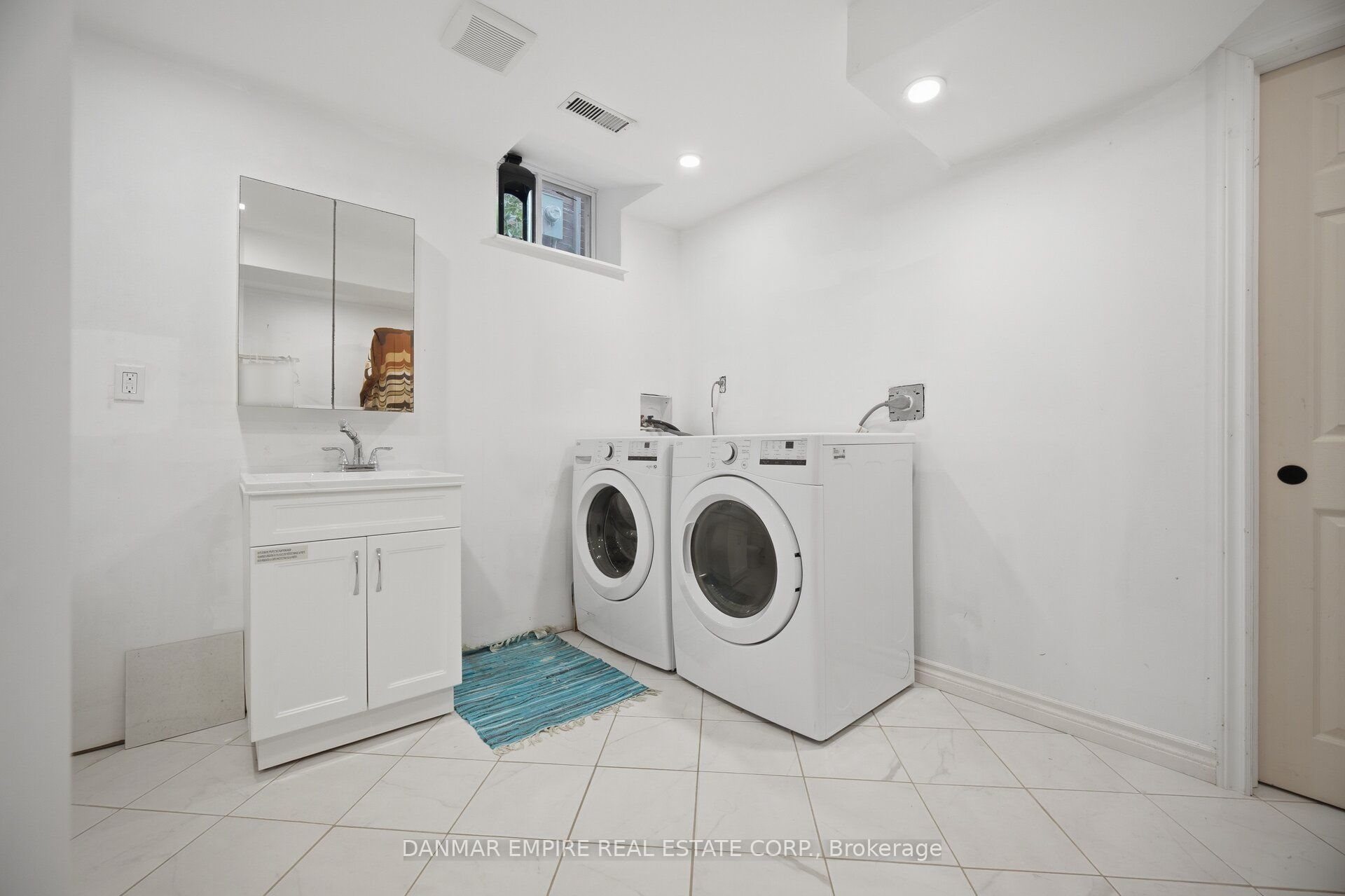 658 Julia Avenue Property Photo 41