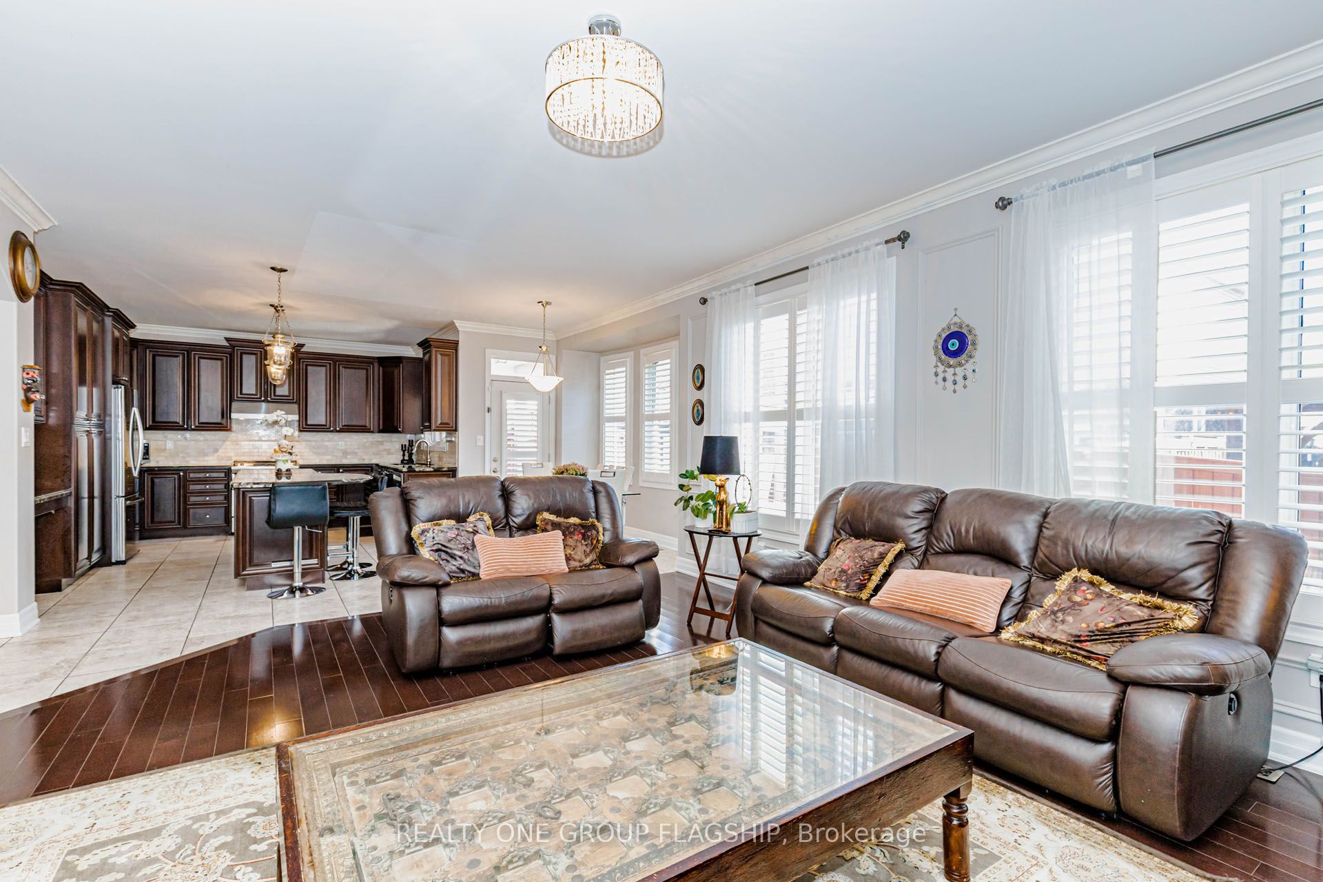 715 Casarin Crescent Property Photo 10