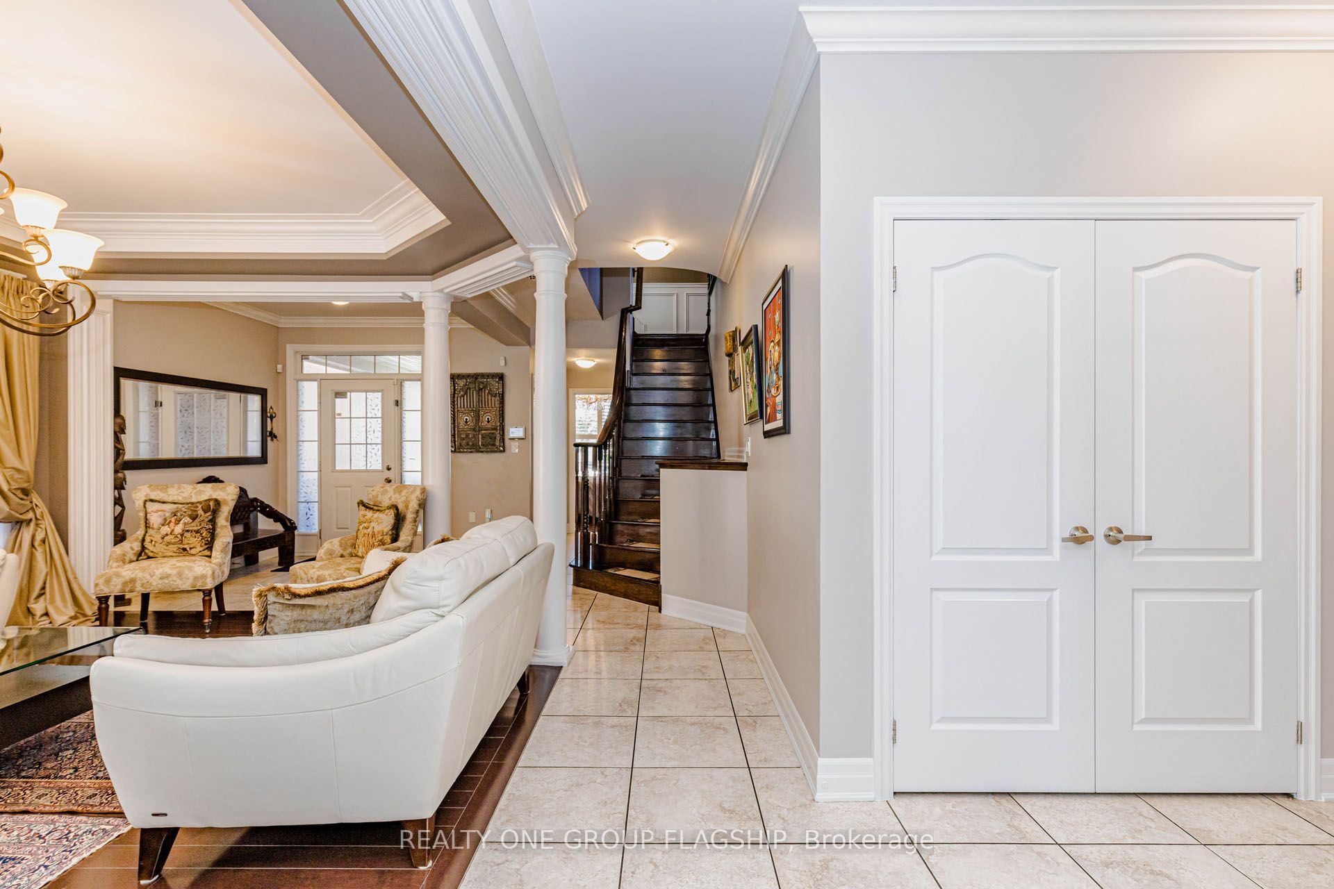 715 Casarin Crescent Property Photo 15