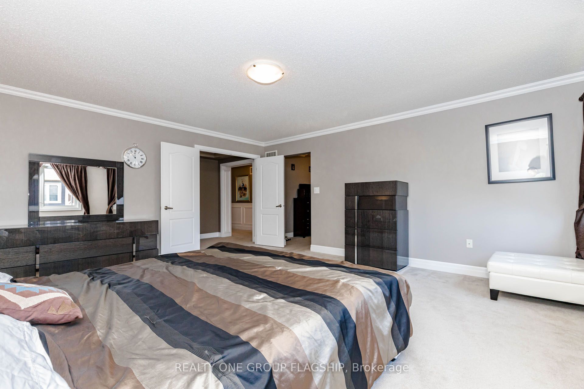 715 Casarin Crescent Property Photo 25