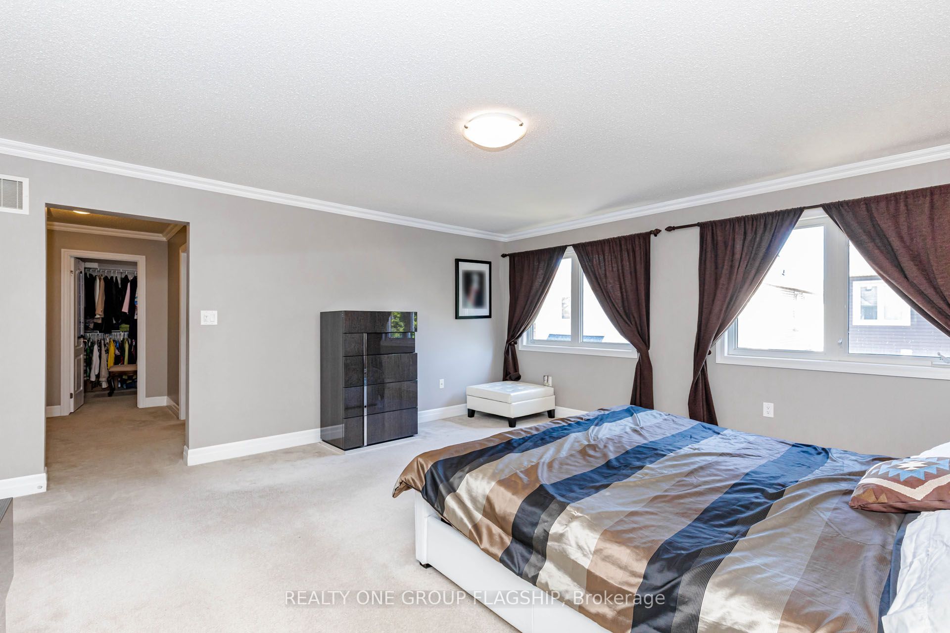 715 Casarin Crescent Property Photo 26