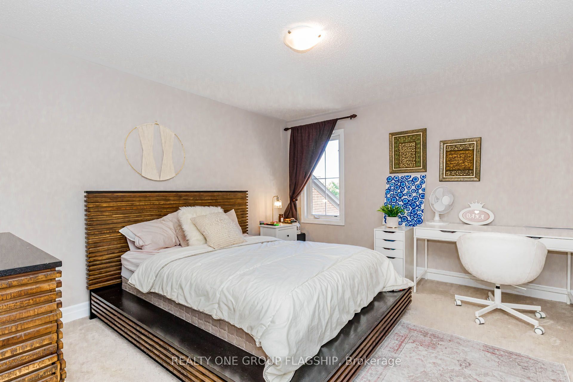 715 Casarin Crescent Property Photo 30