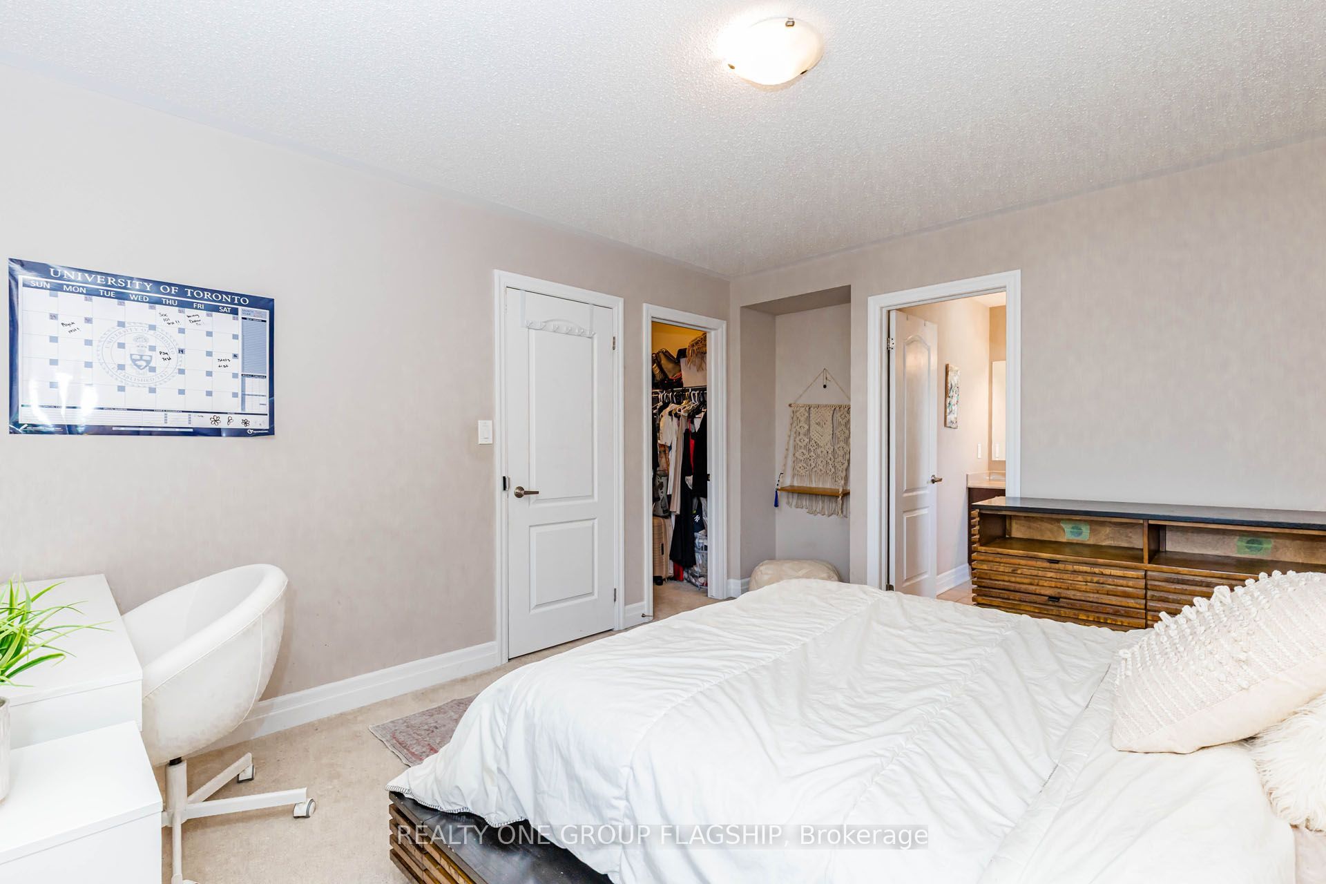 715 Casarin Crescent Property Photo 31