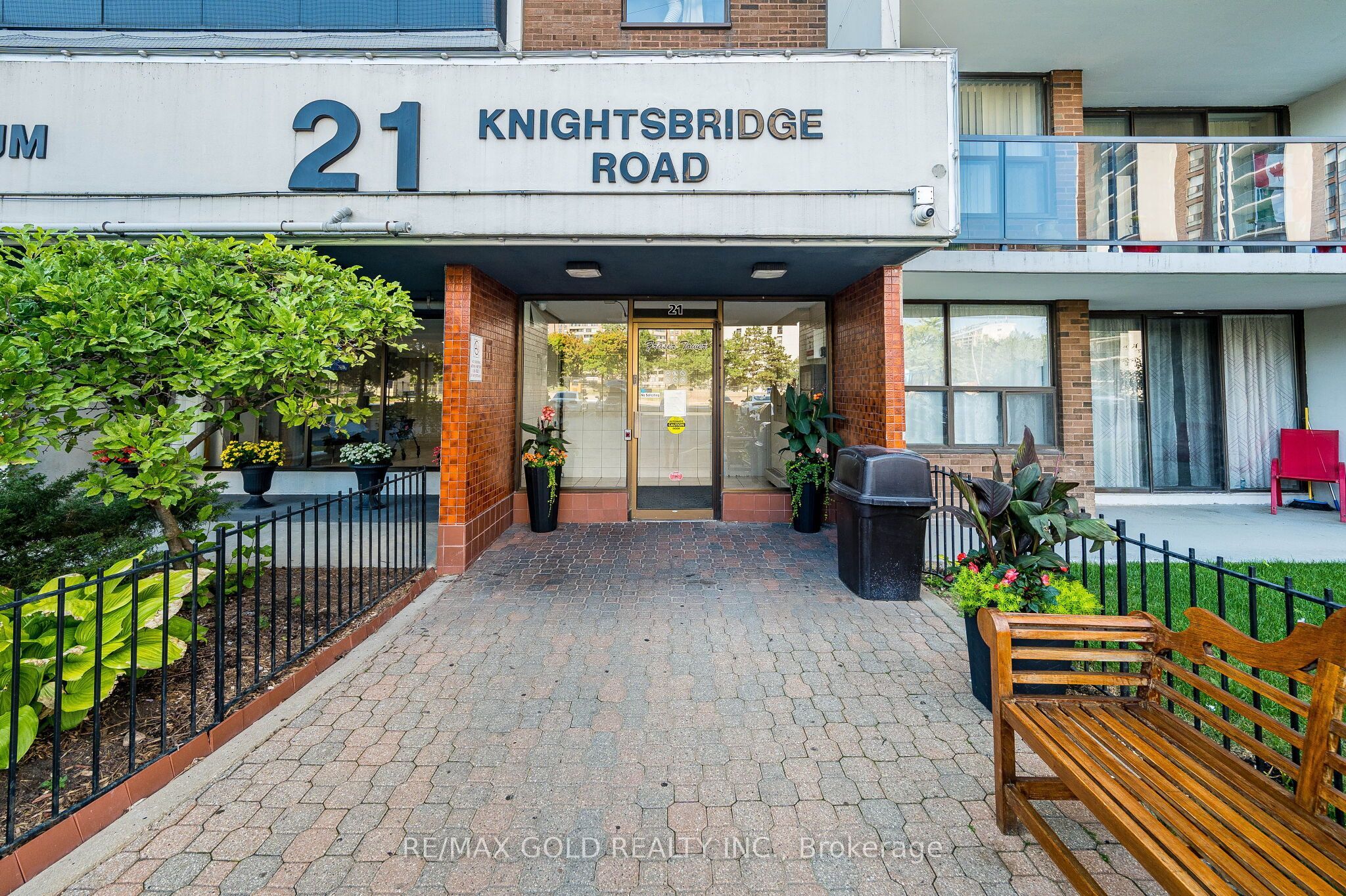 21 Knightsbridge Road 407 Property Photo 3