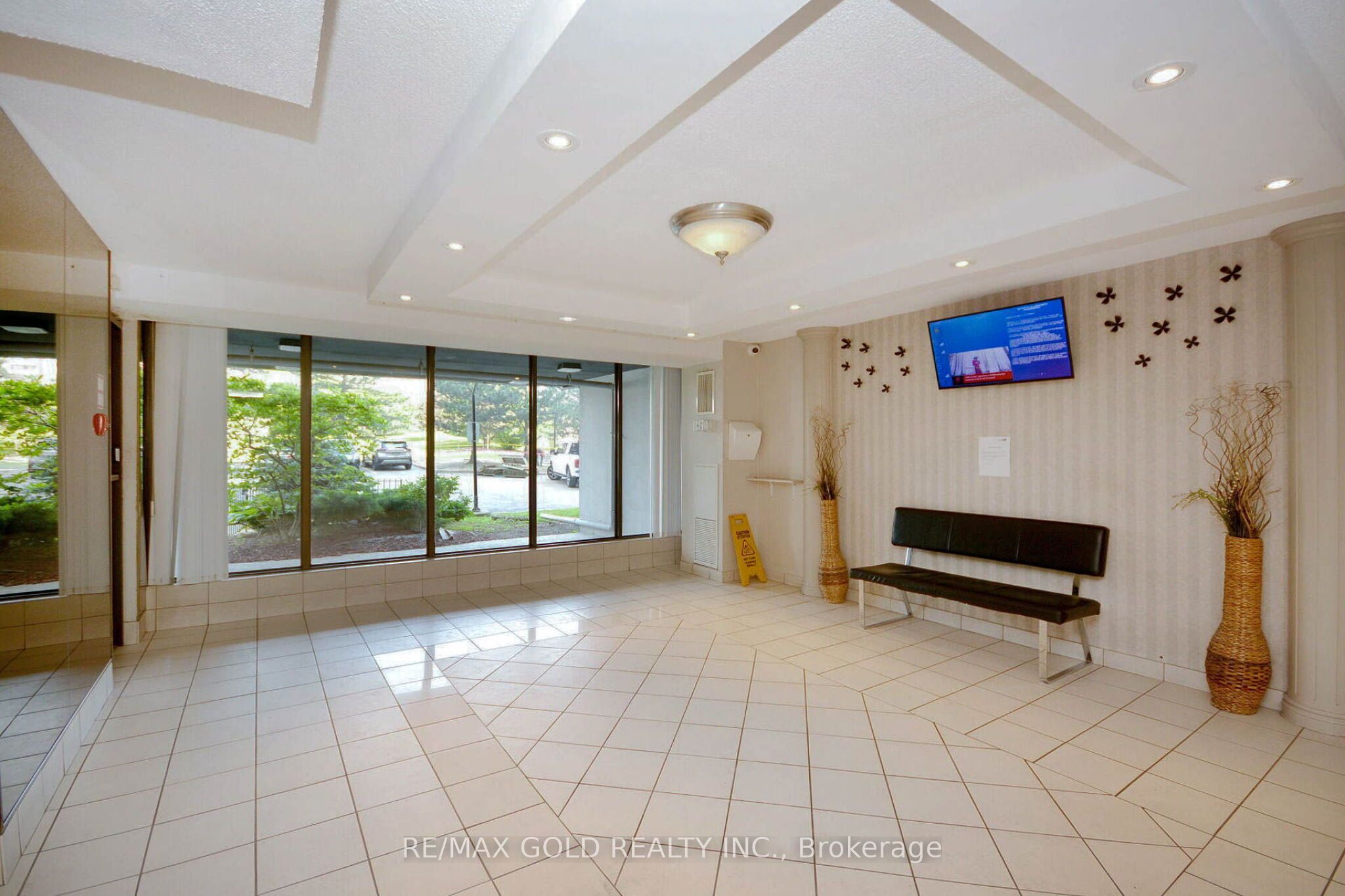 21 Knightsbridge Road 407 Property Photo 4