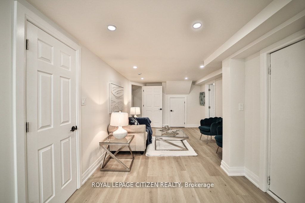 34 Belleglade Lower Court Property Photo 19