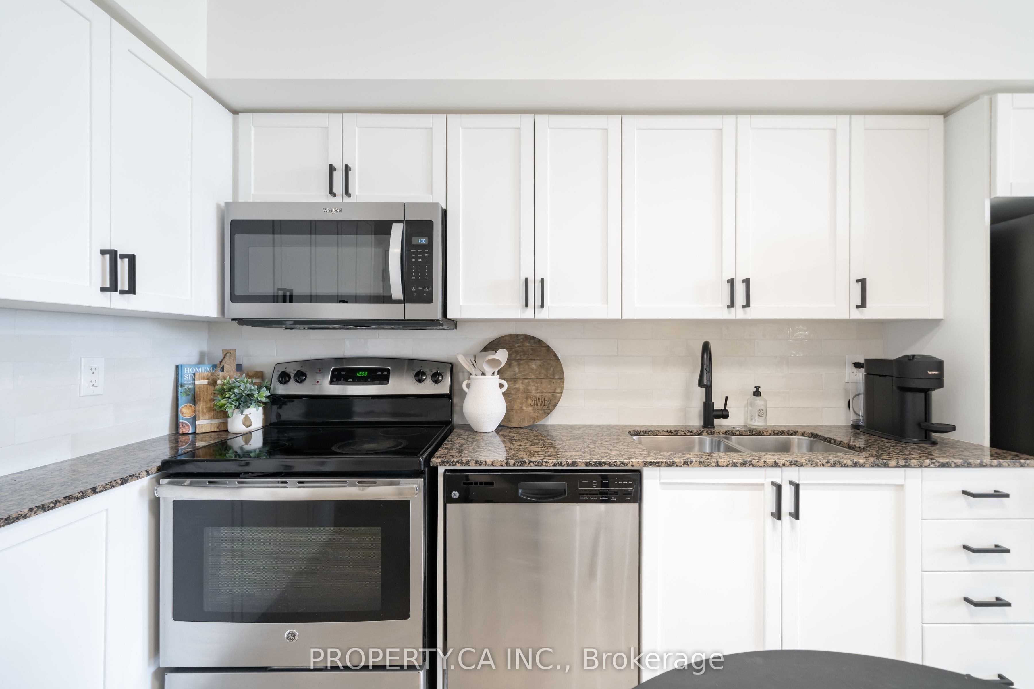 830 Lawrence Avenue 1201 Property Photo 14