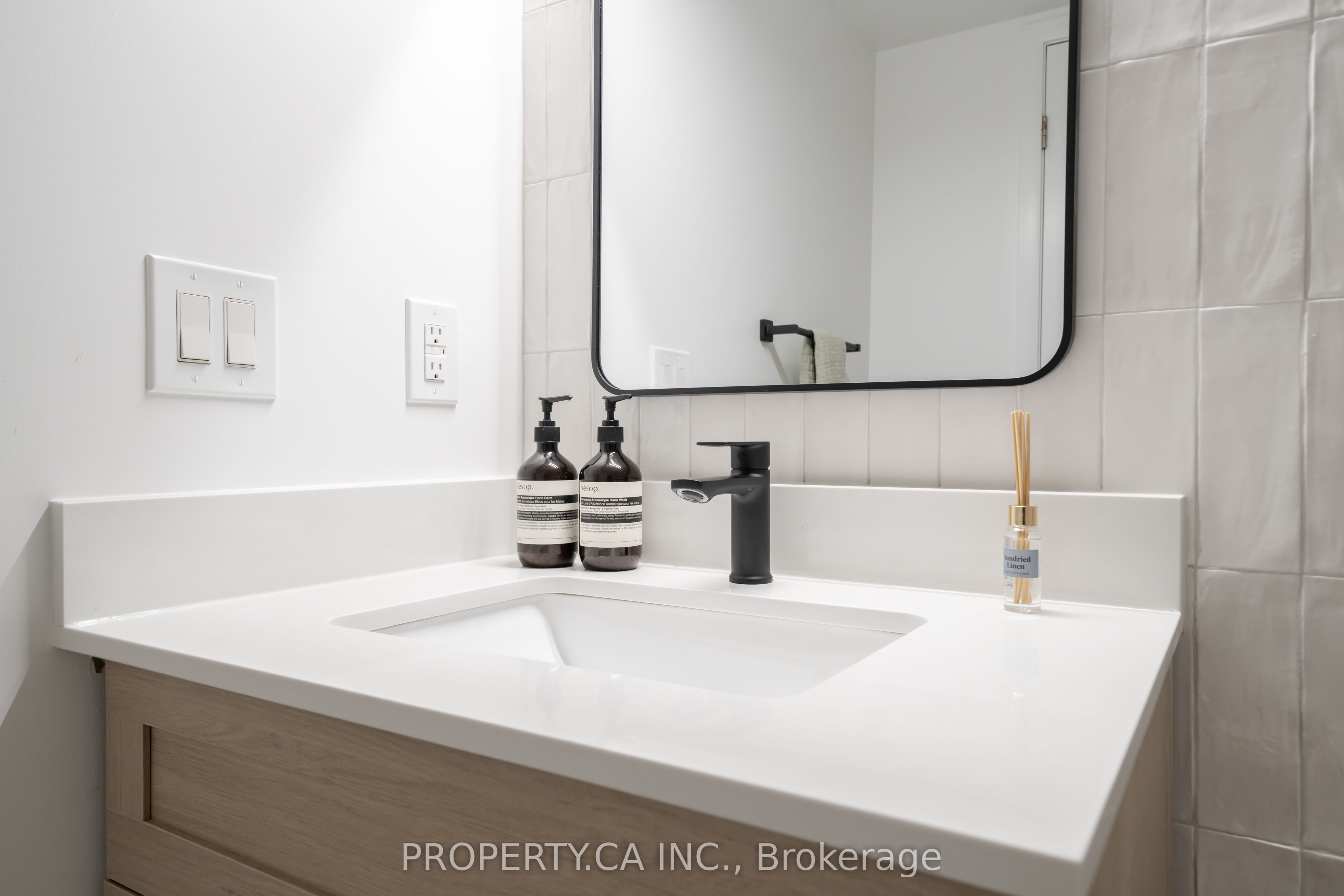 830 Lawrence Avenue 1201 Property Photo 17