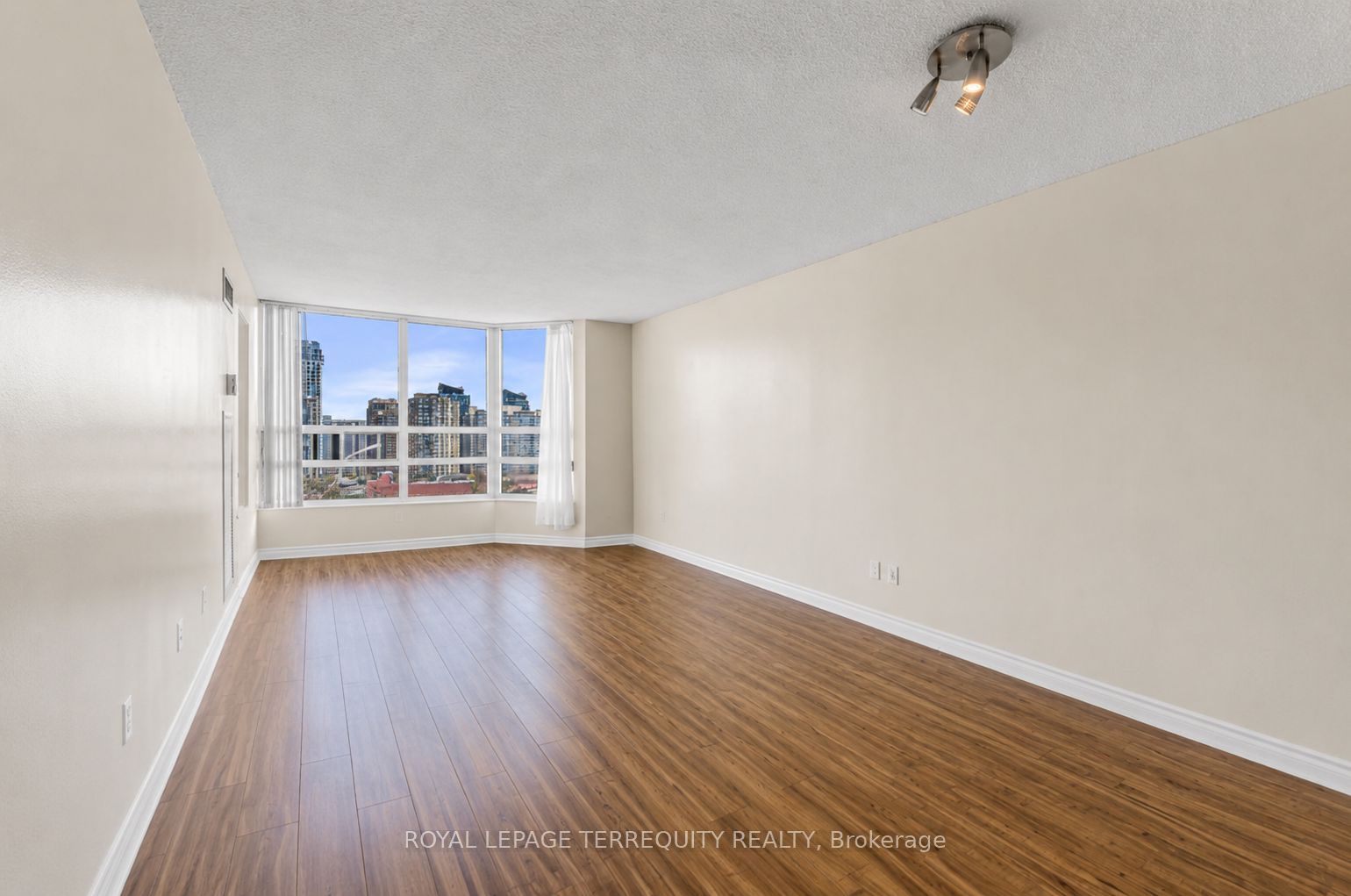 250 Webb Drive 1512 Property Photo 15
