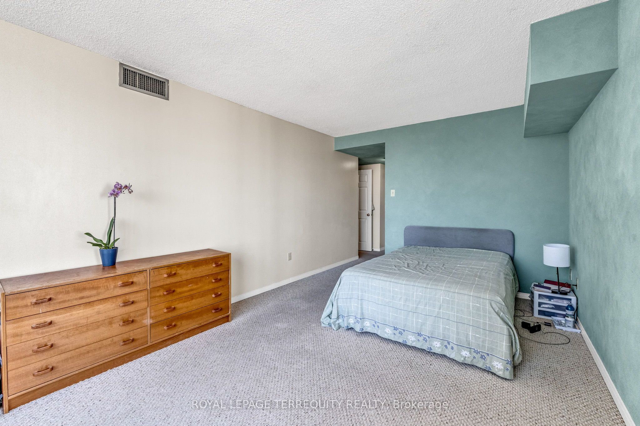 250 Webb Drive 1512 Property Photo 34
