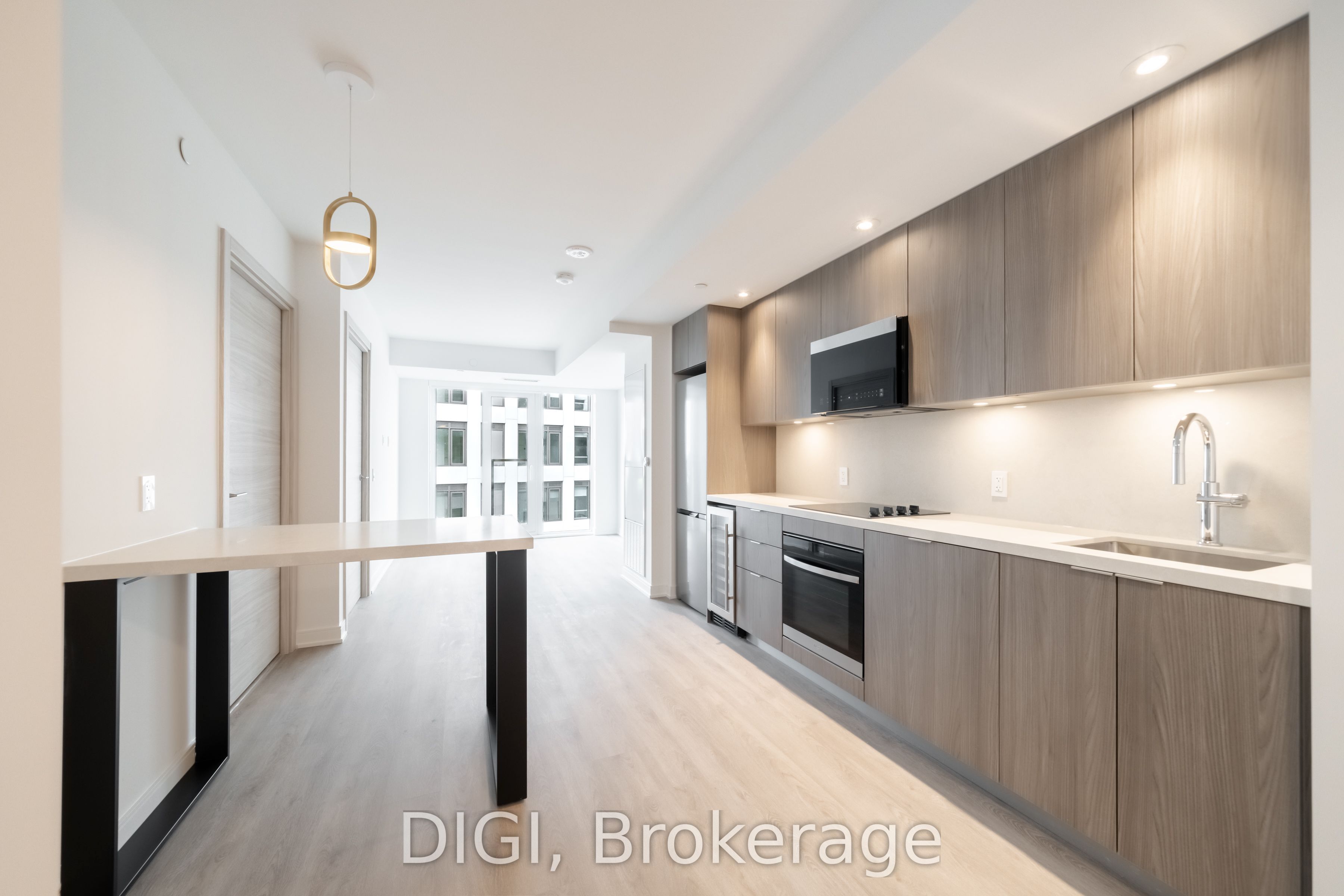 485 Perth Avenue E725 Property Photo 1