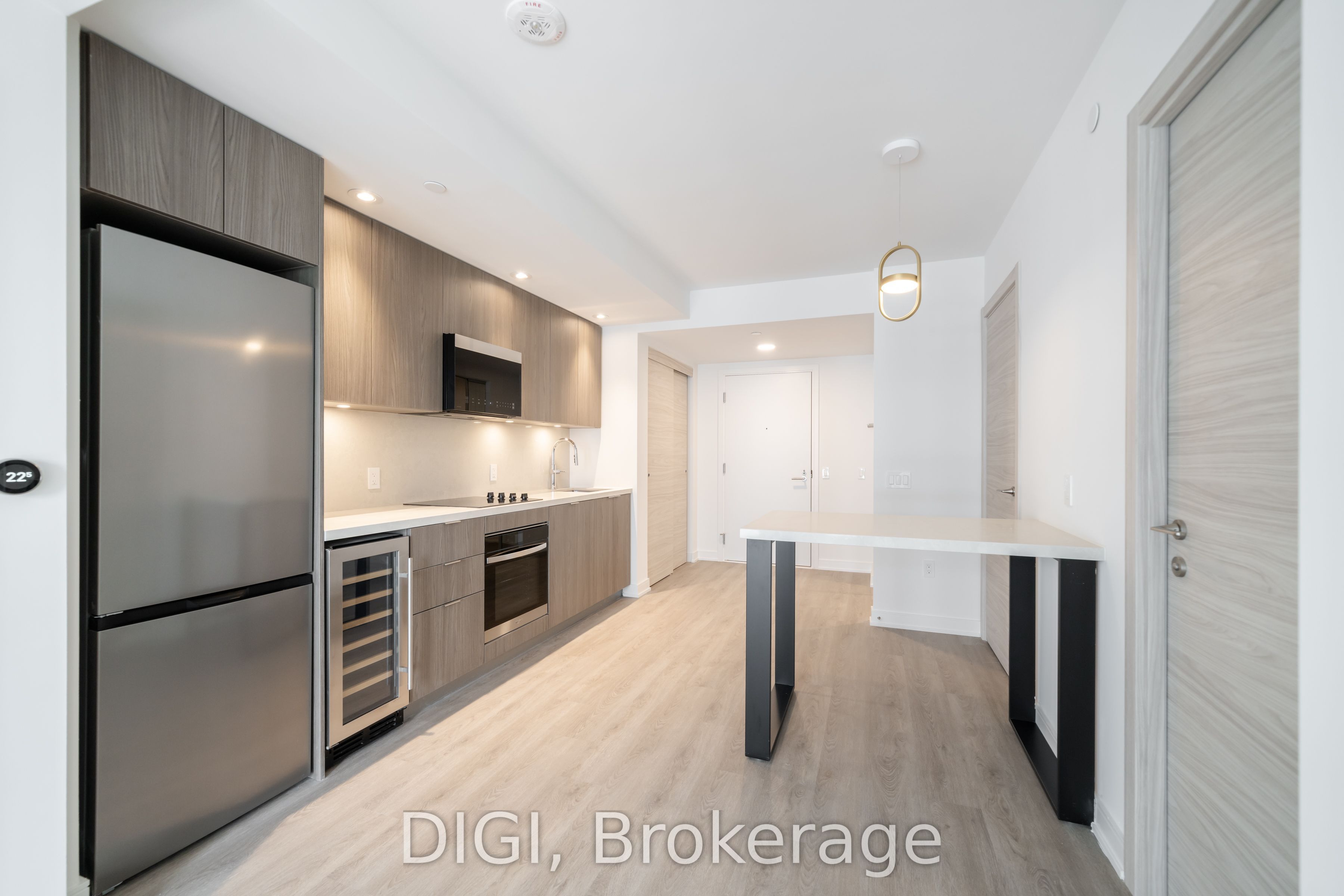 485 Perth Avenue E725 Property Photo 4