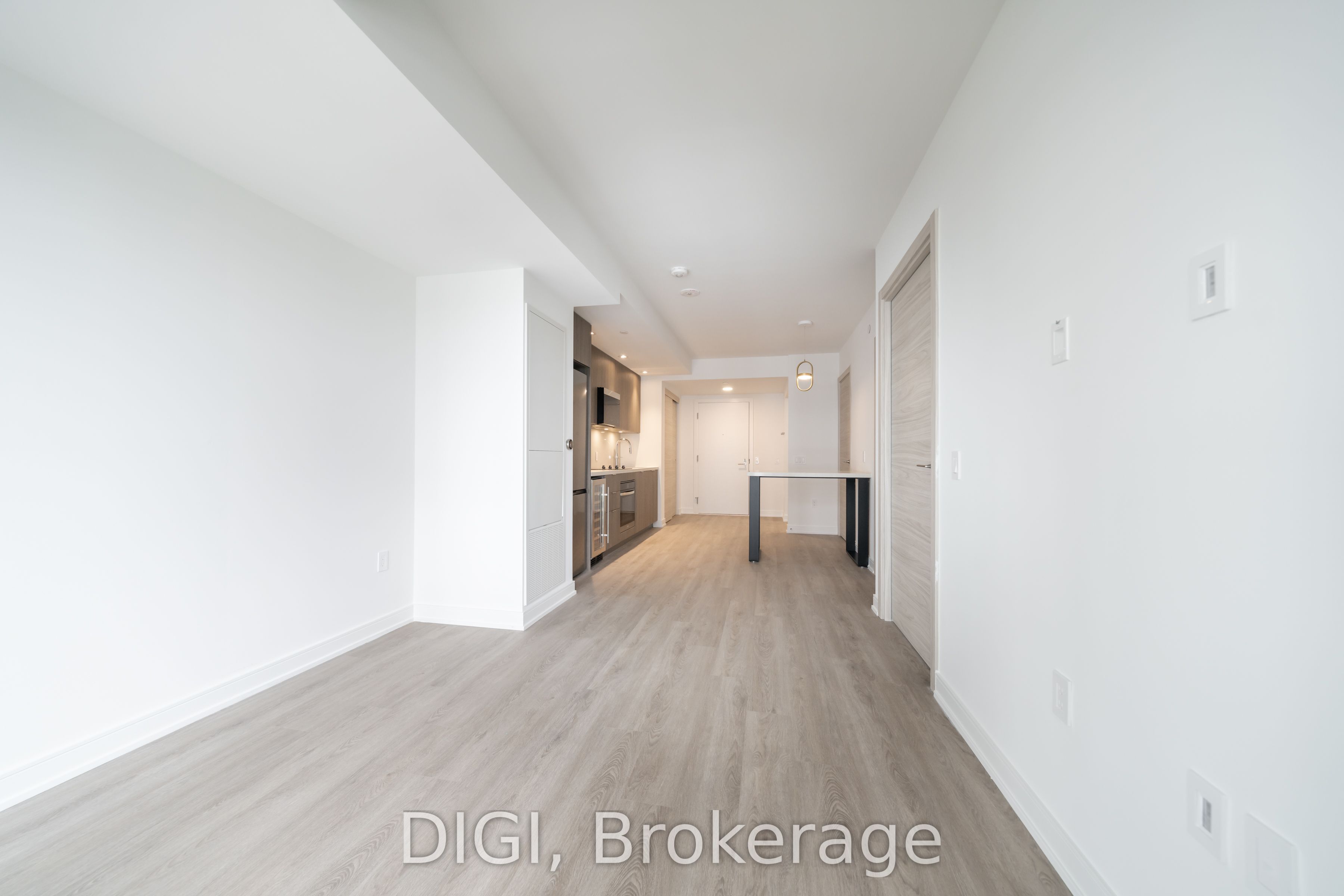 485 Perth Avenue E725 Property Photo 11