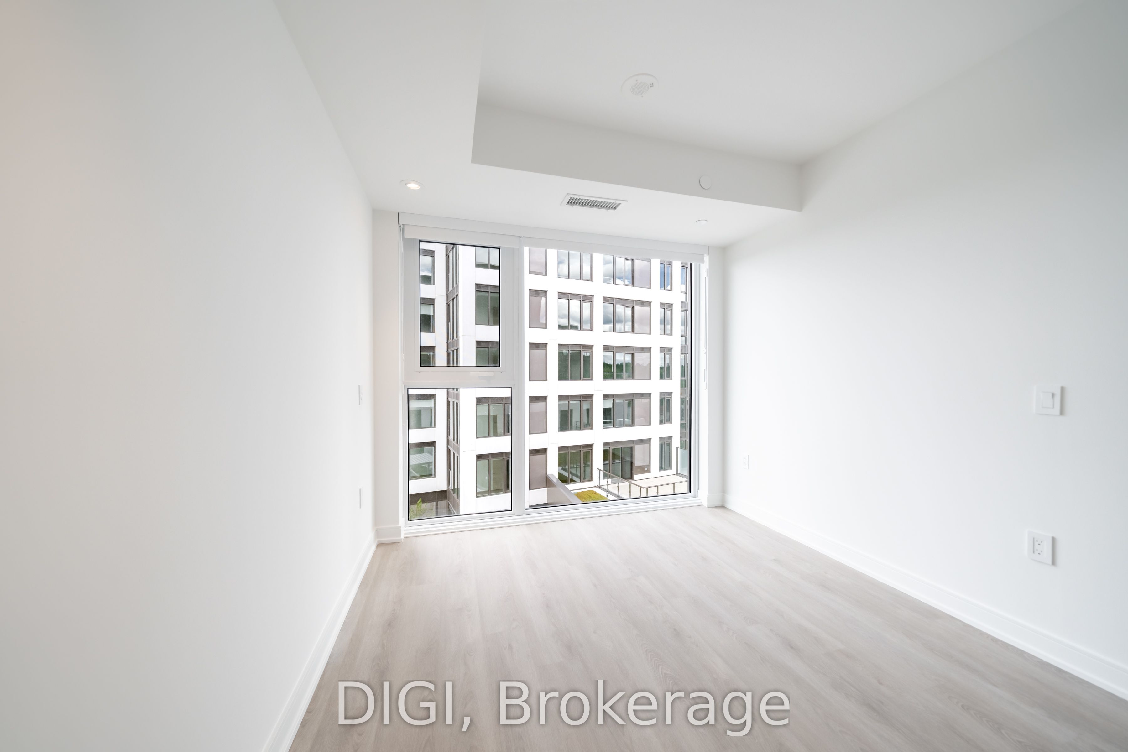 485 Perth Avenue E725 Property Photo 13