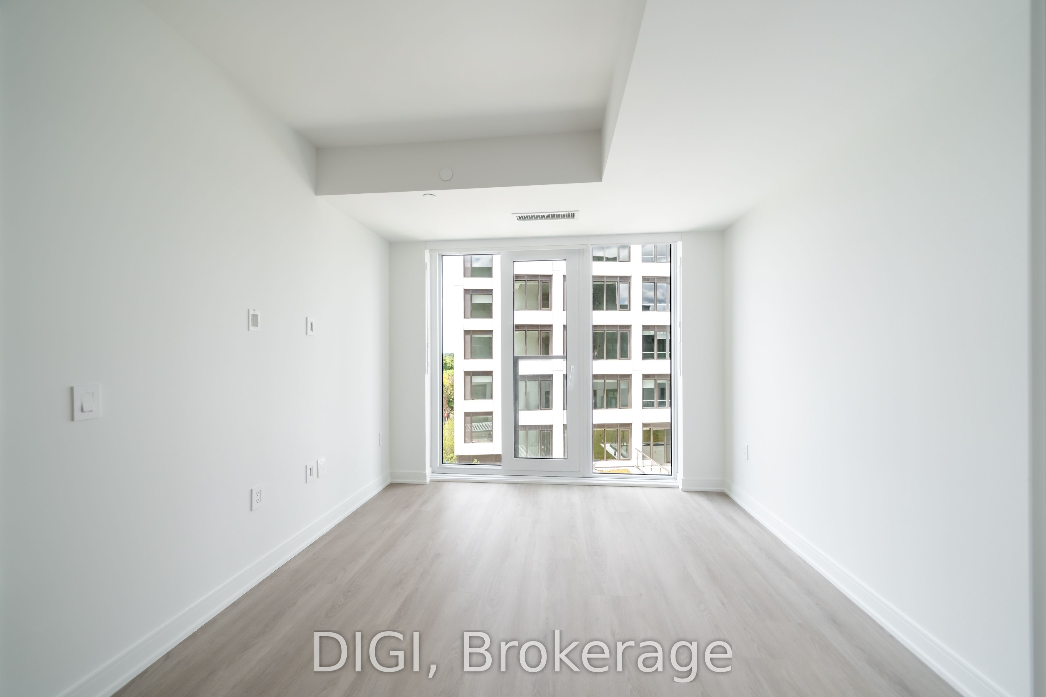 485 Perth Avenue E725 Property Photo 14