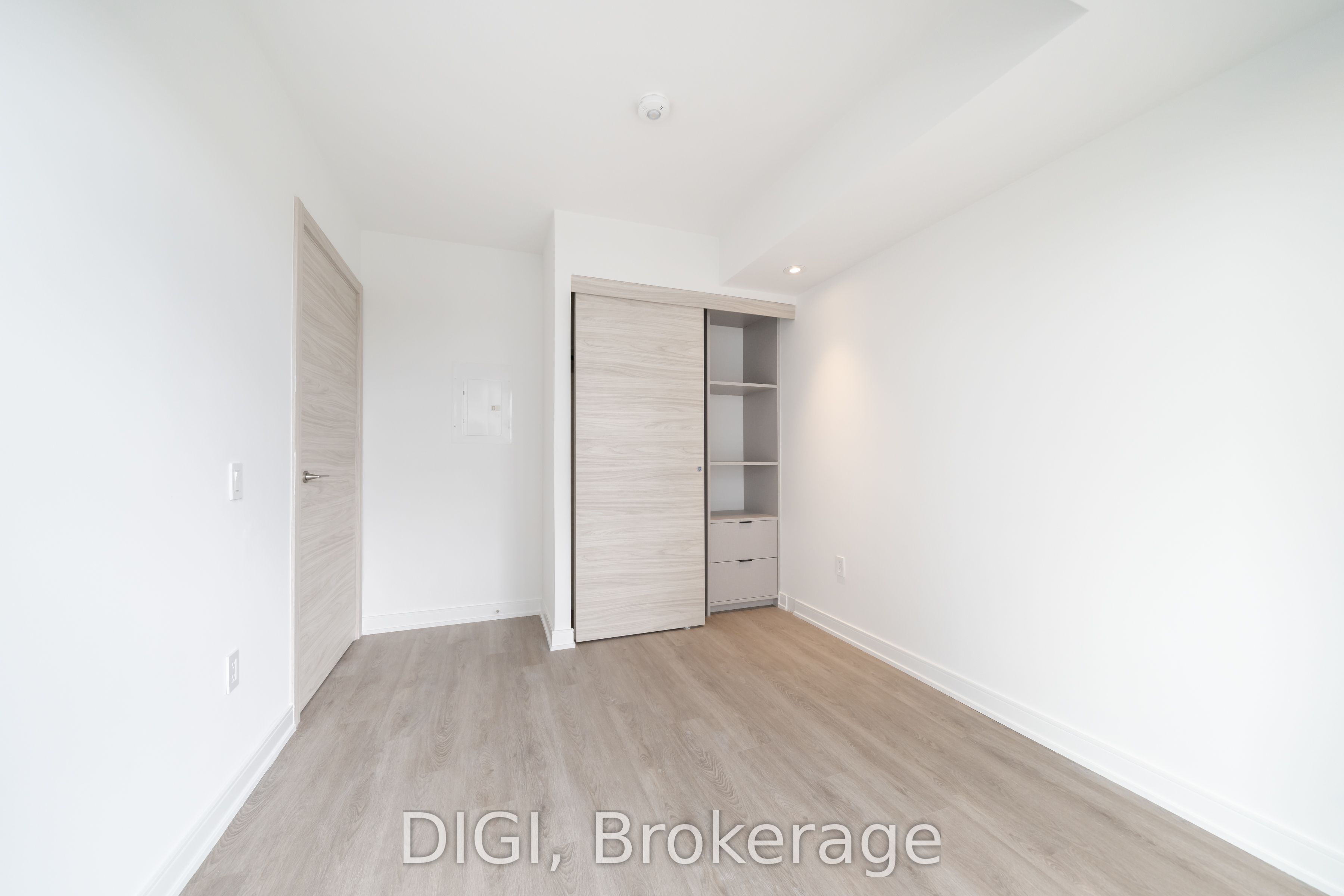 485 Perth Avenue E725 Property Photo 16