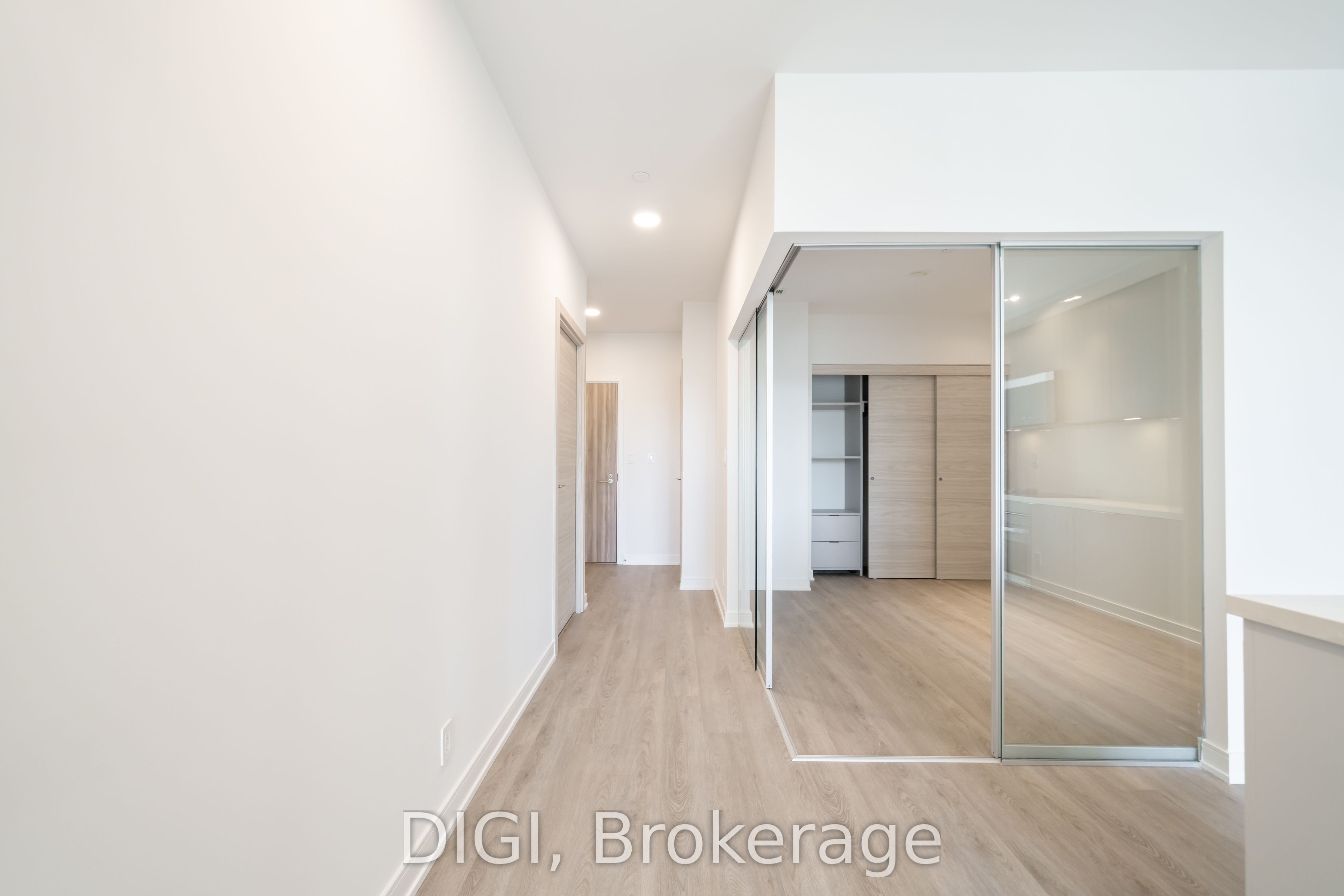 485 Perth Avenue W320 Property Photo 9