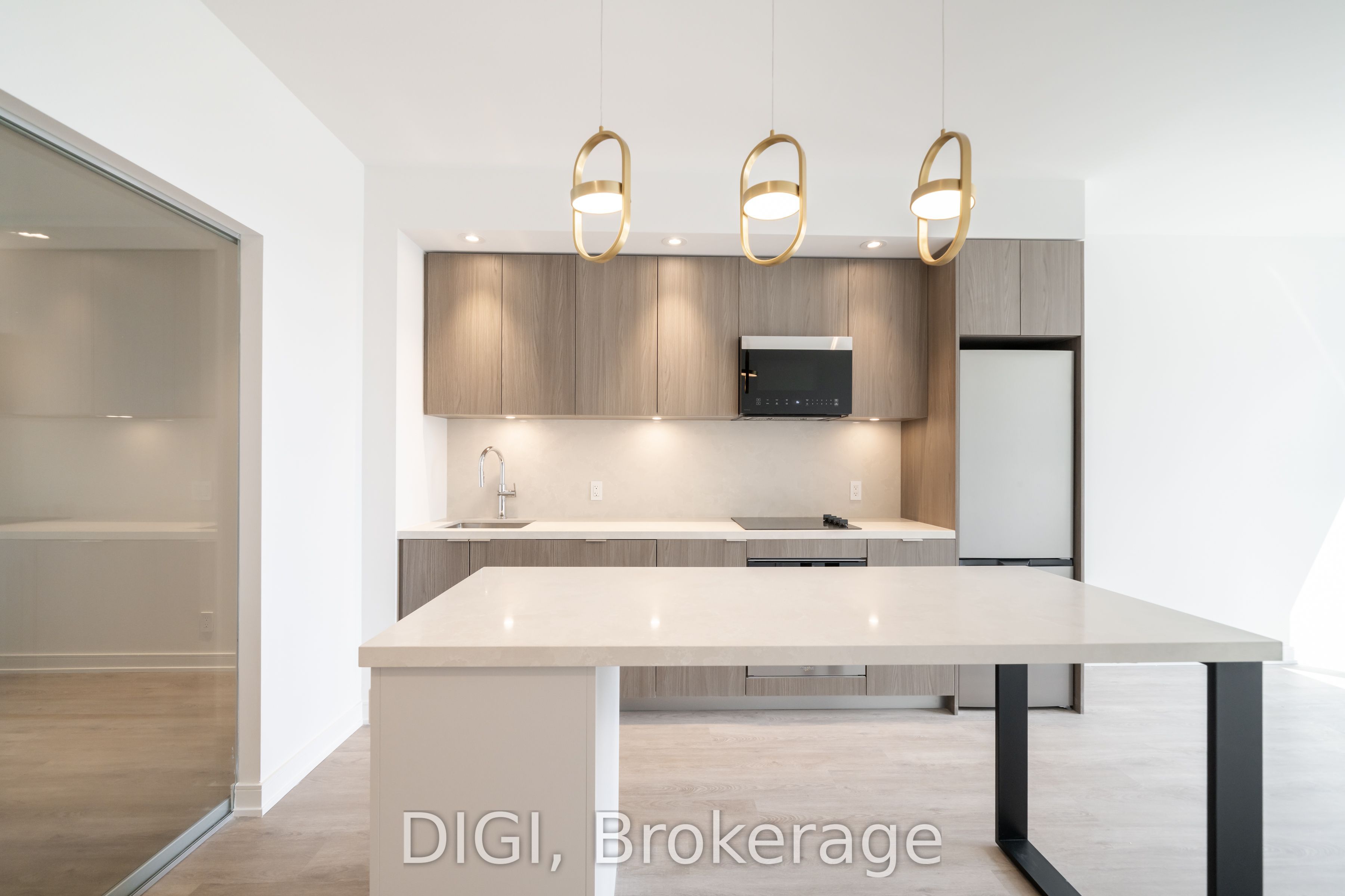 485 Perth Avenue W320 Property Photo 11