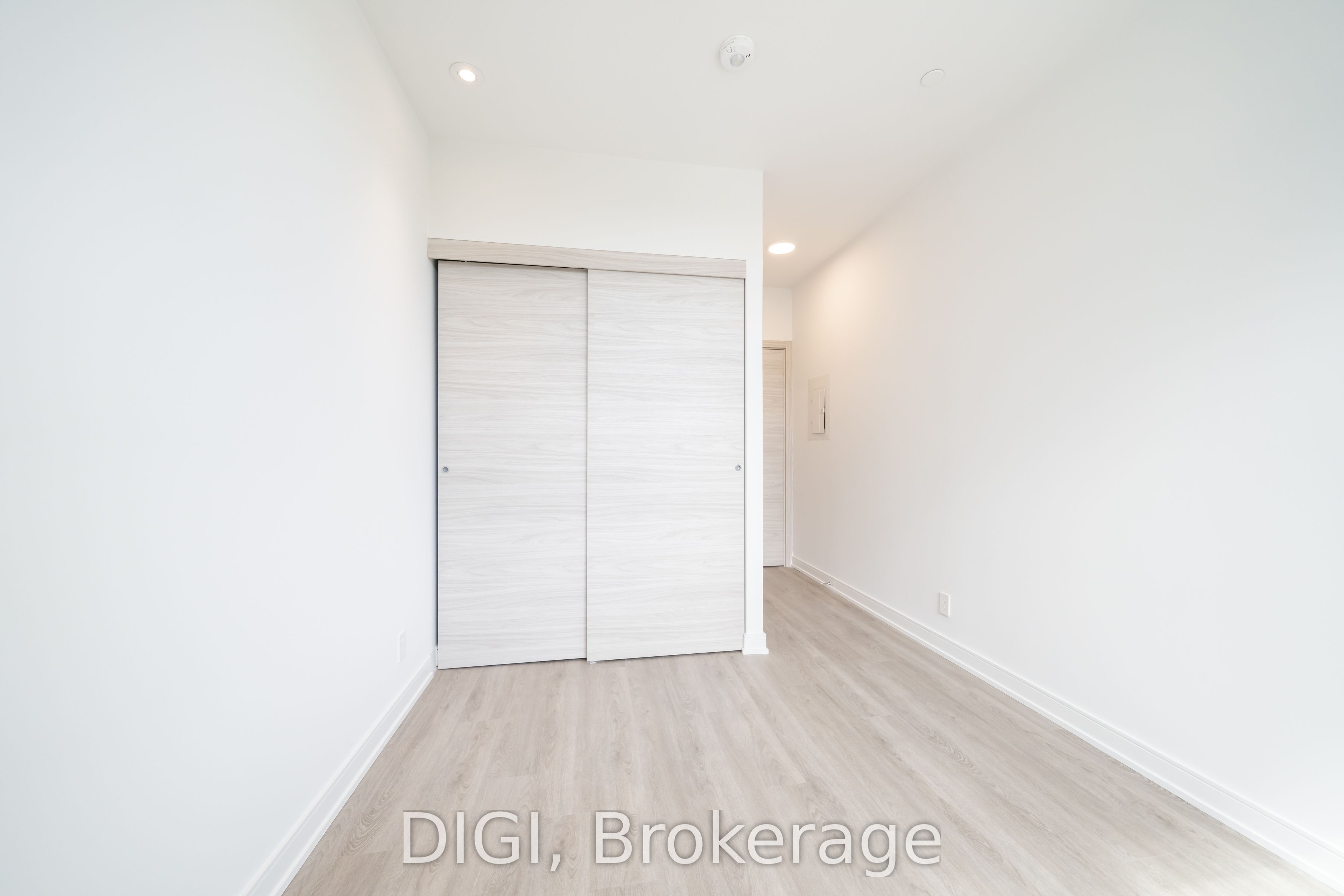 485 Perth Avenue W320 Property Photo 14