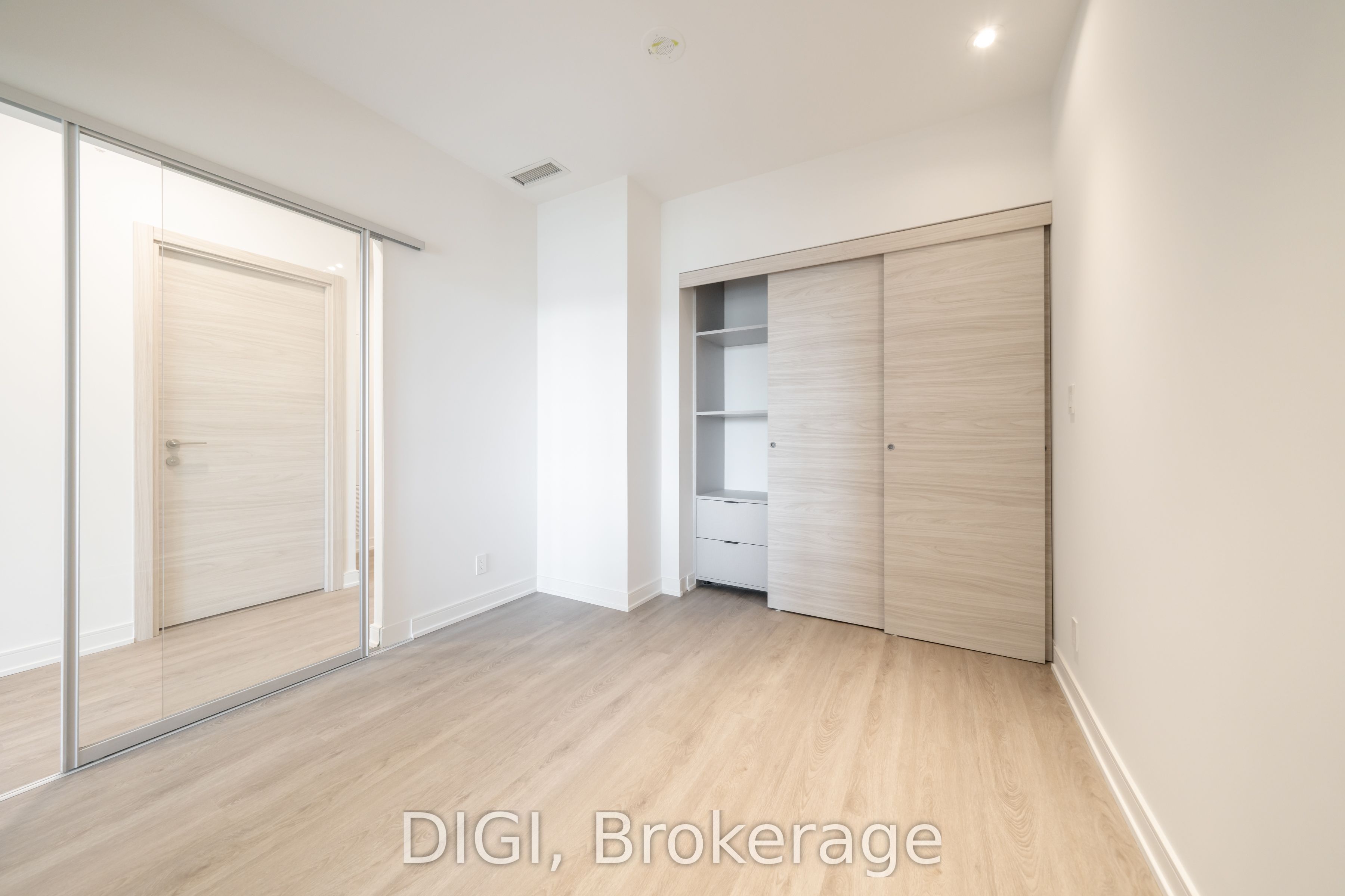 485 Perth Avenue W320 Property Photo 21