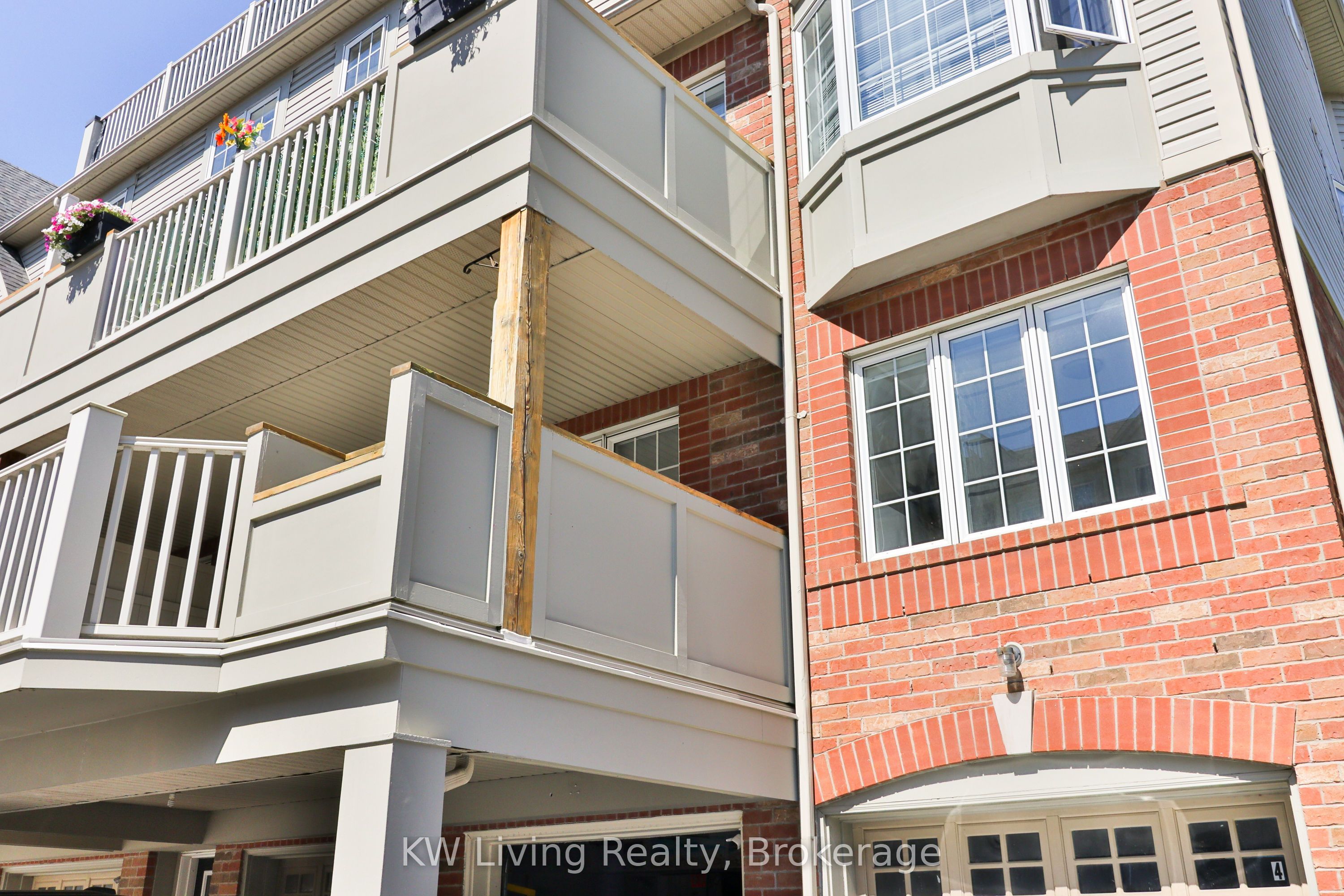740 Neighbourhood Circle 4 Property Photo 33