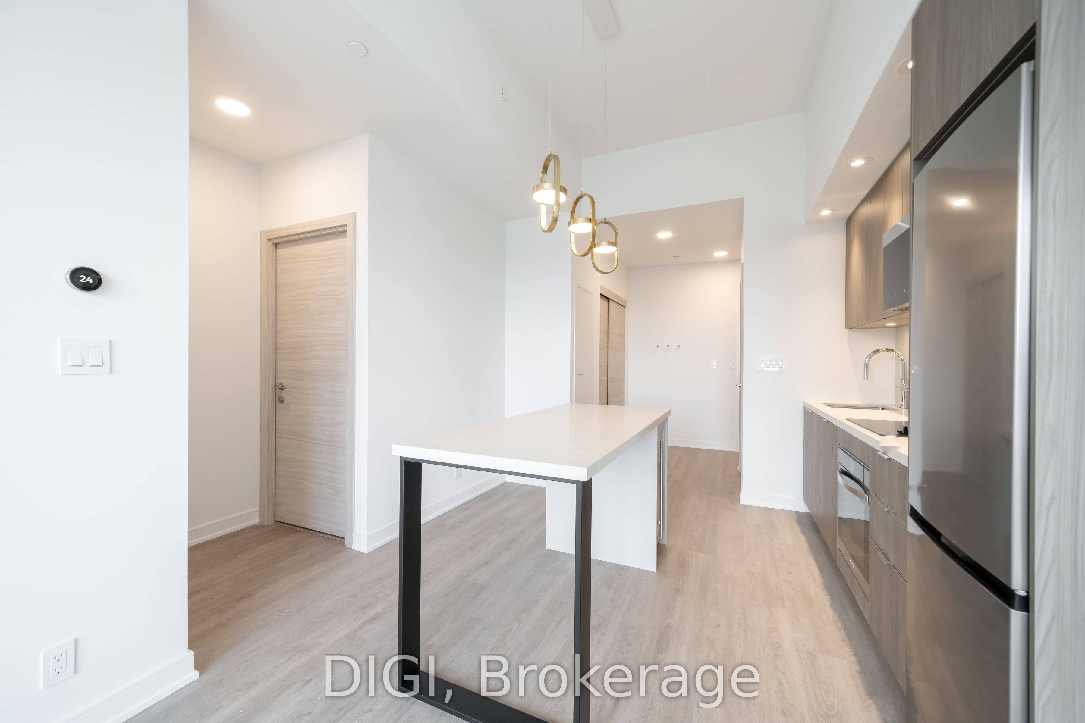 485 Perth Avenue E438 Property Photo 6