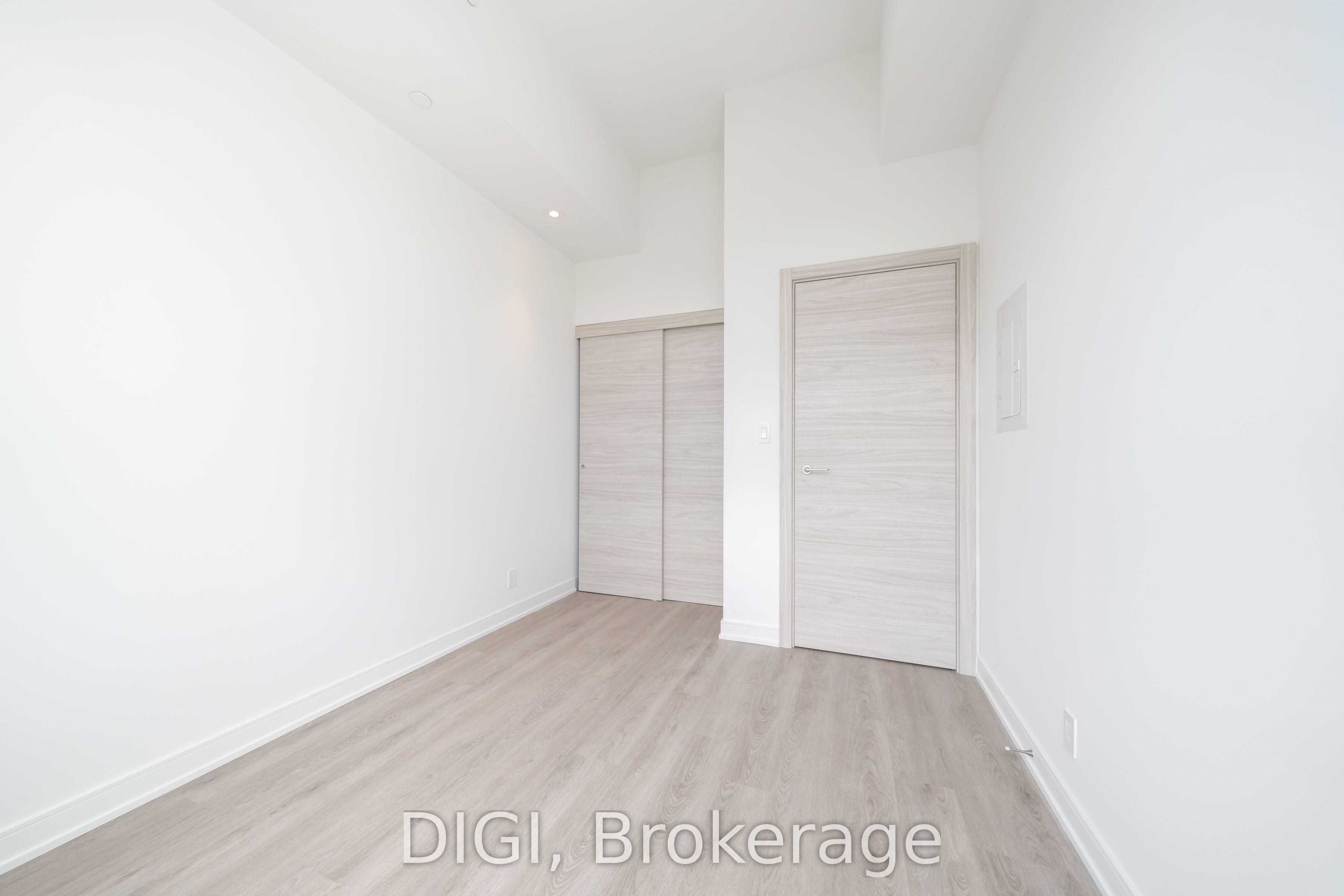 485 Perth Avenue E438 Property Photo 10