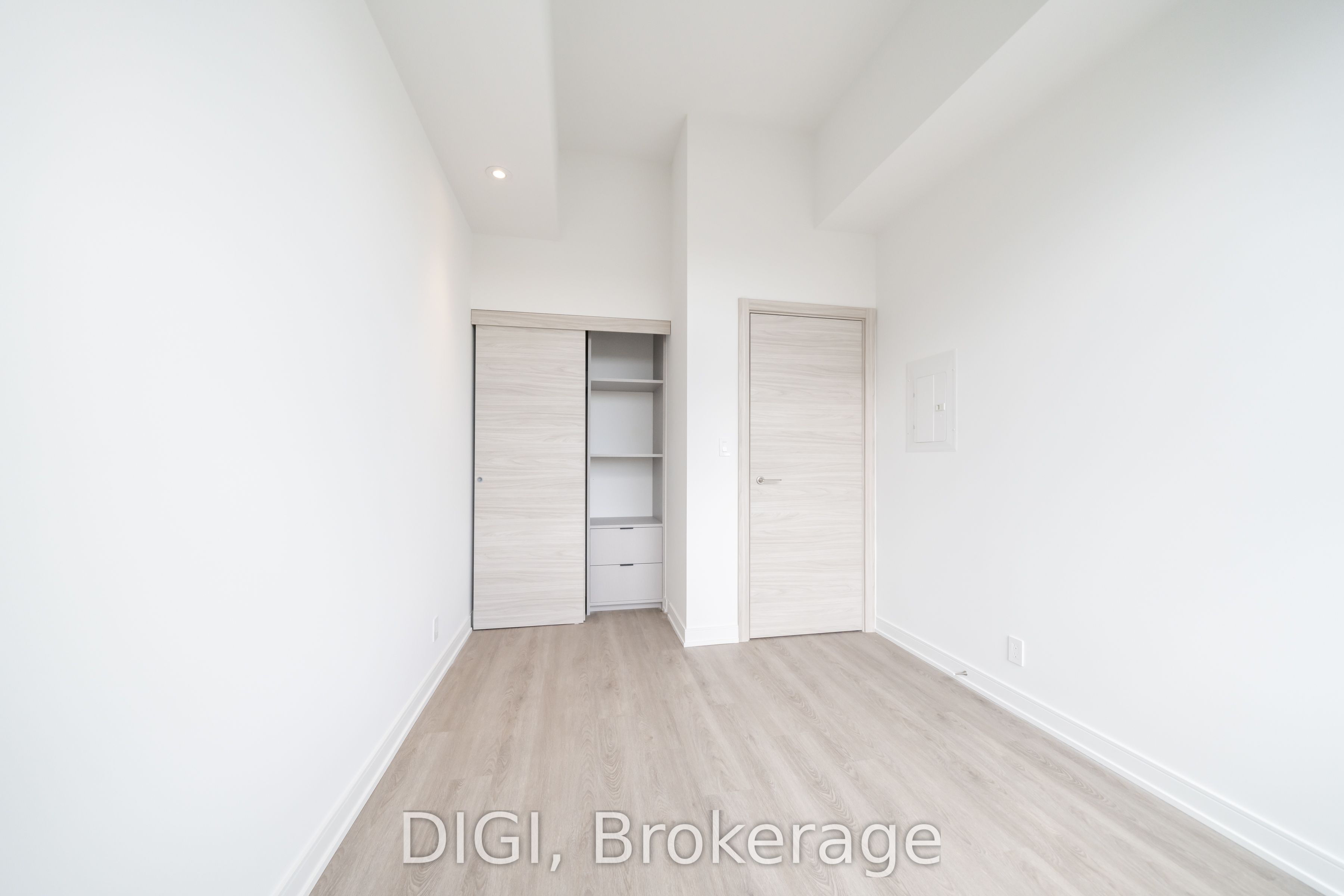 485 Perth Avenue E438 Property Photo 11