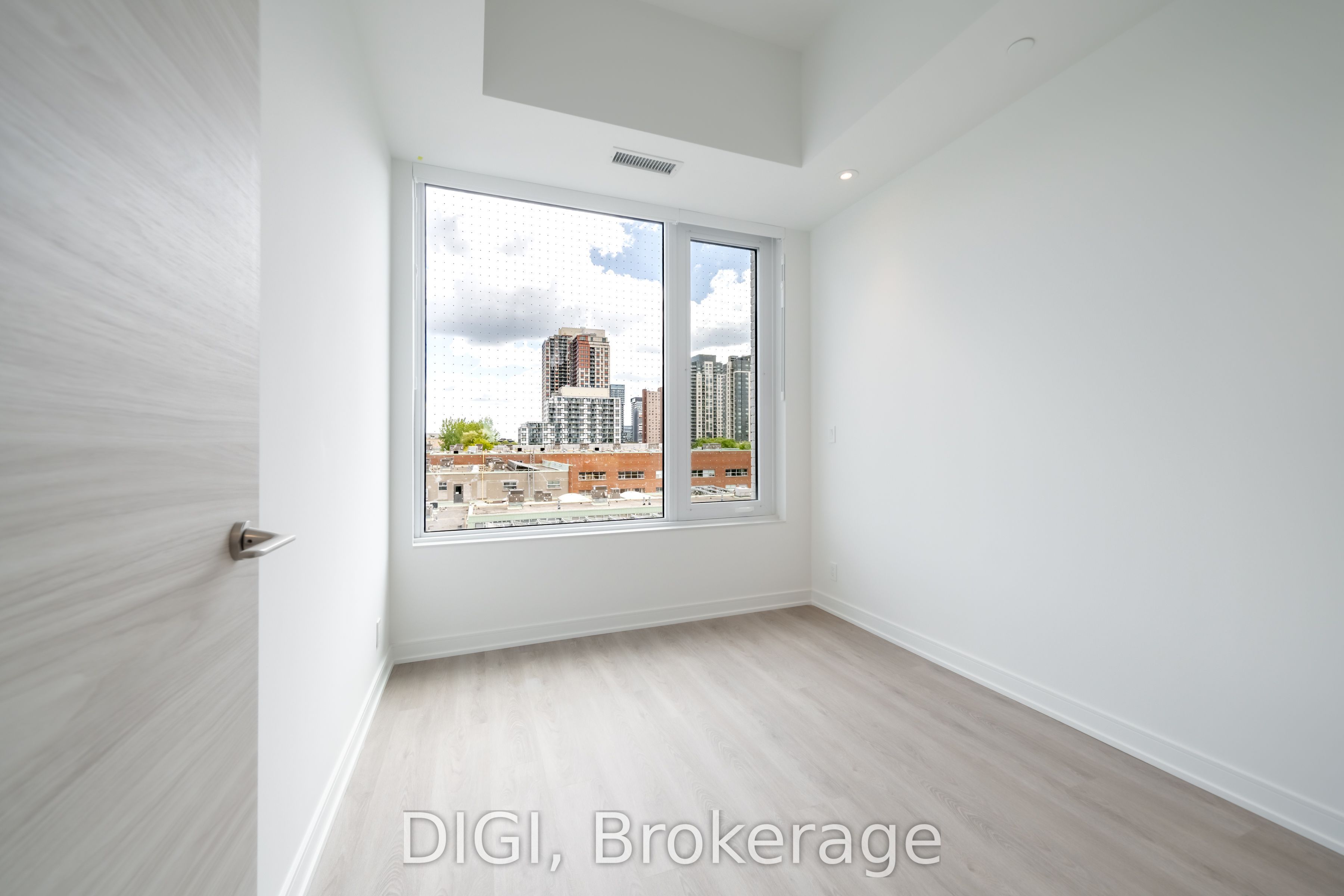 485 Perth Avenue E438 Property Photo 13