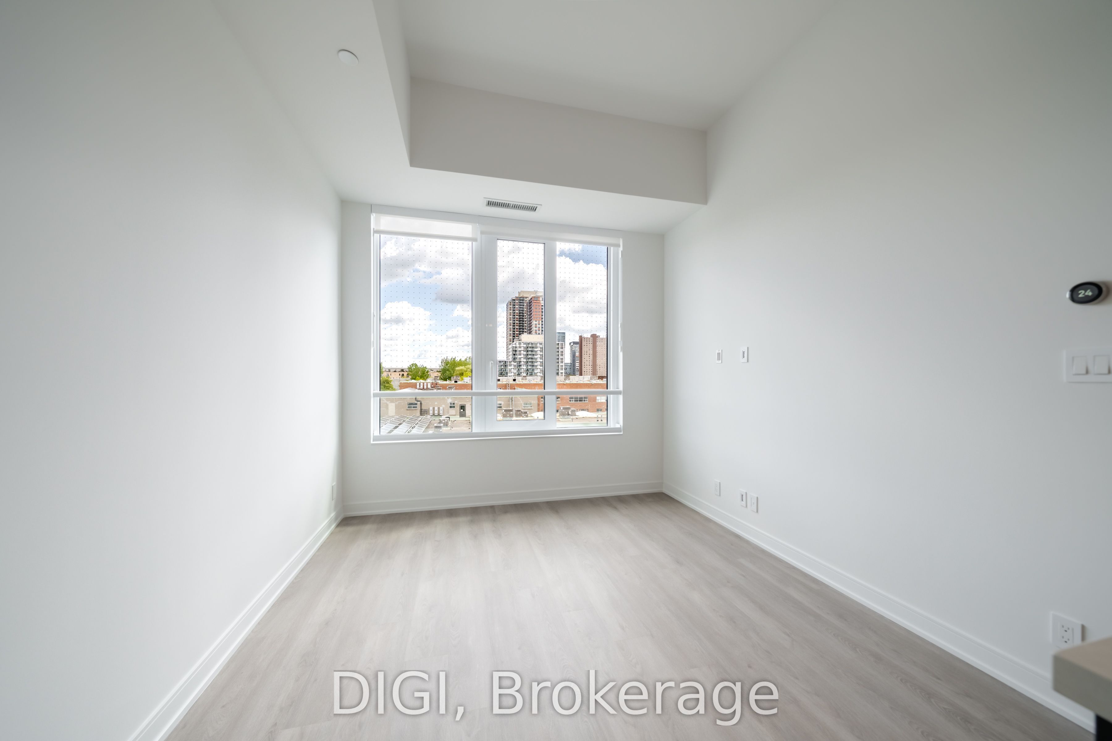 485 Perth Avenue E438 Property Photo 15