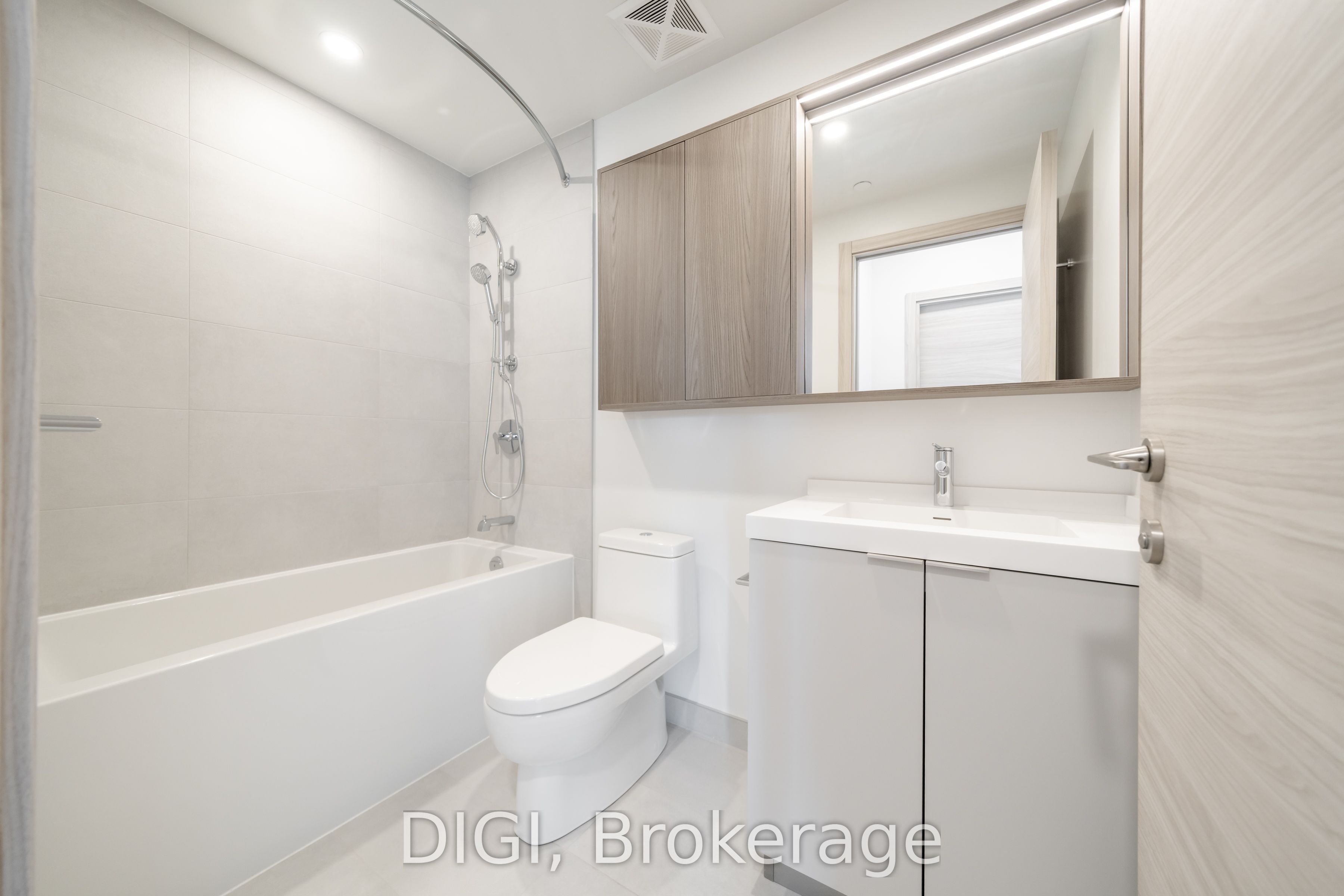 485 Perth Avenue E438 Property Photo 16