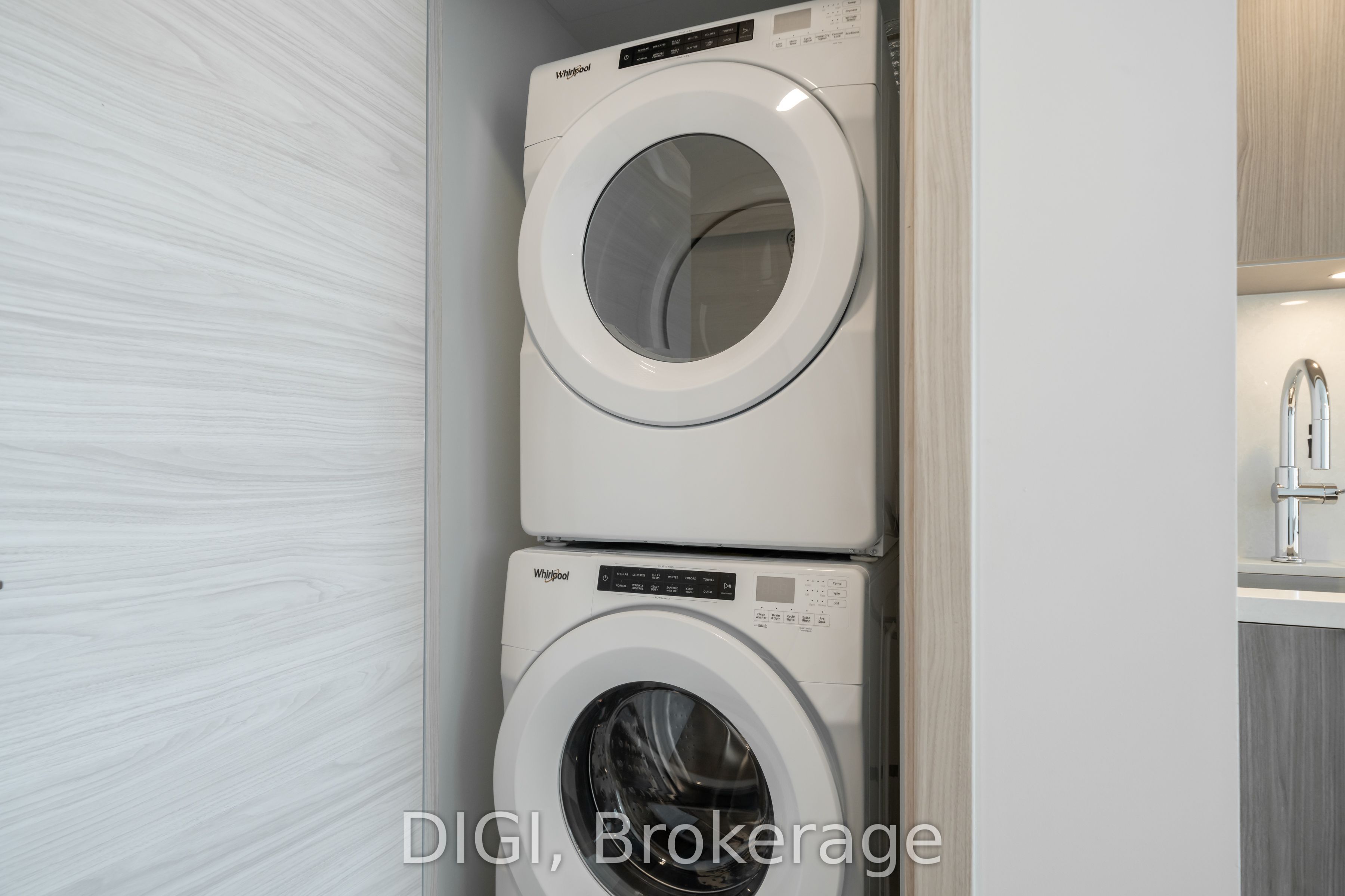 485 Perth Avenue E438 Property Photo 17