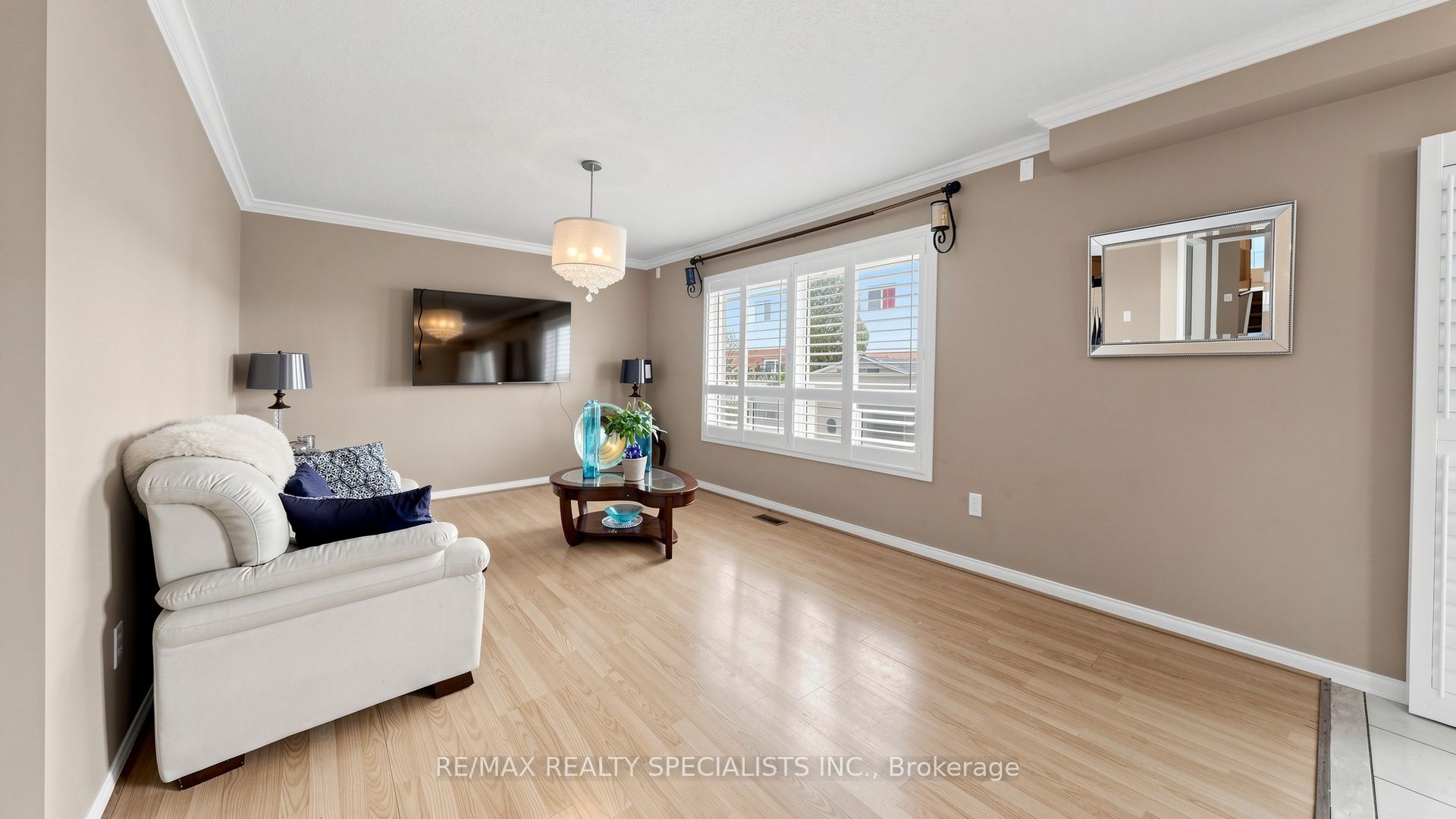193 Queen Mary Drive Property Photo 7