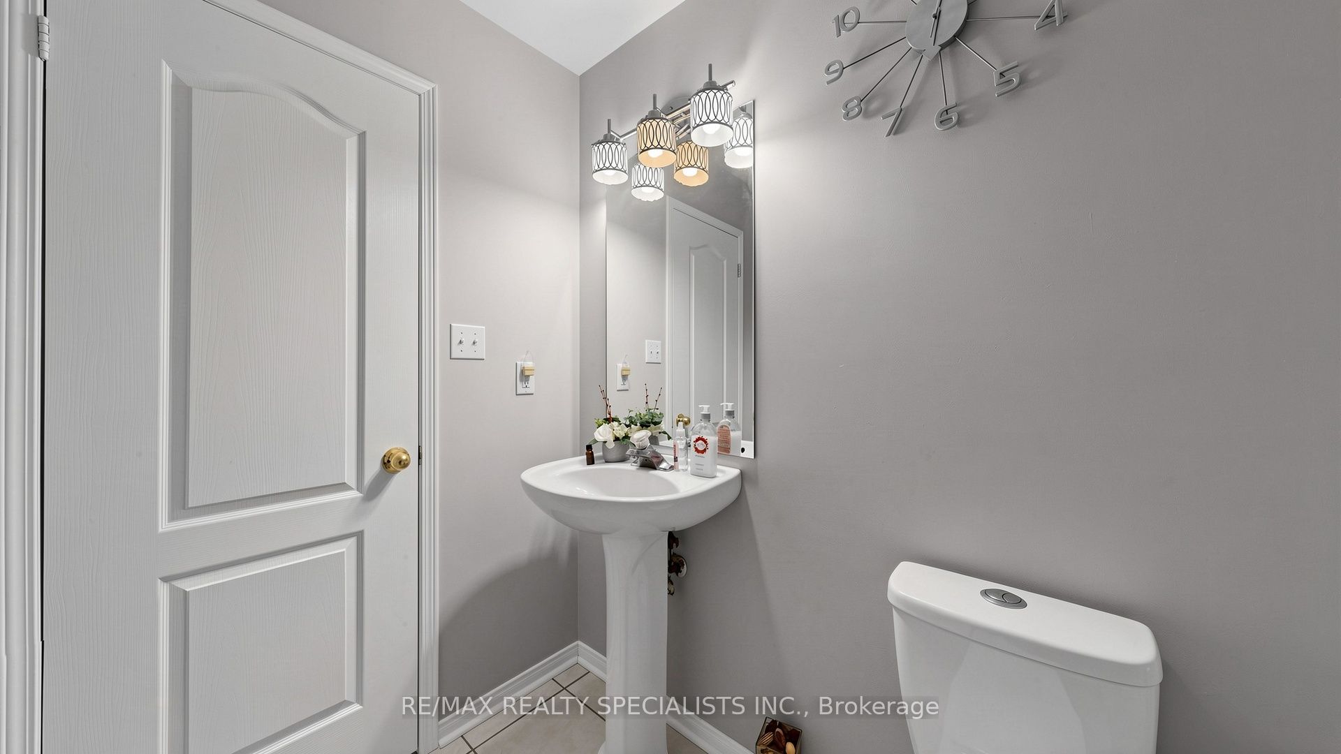 193 Queen Mary Drive Property Photo 21