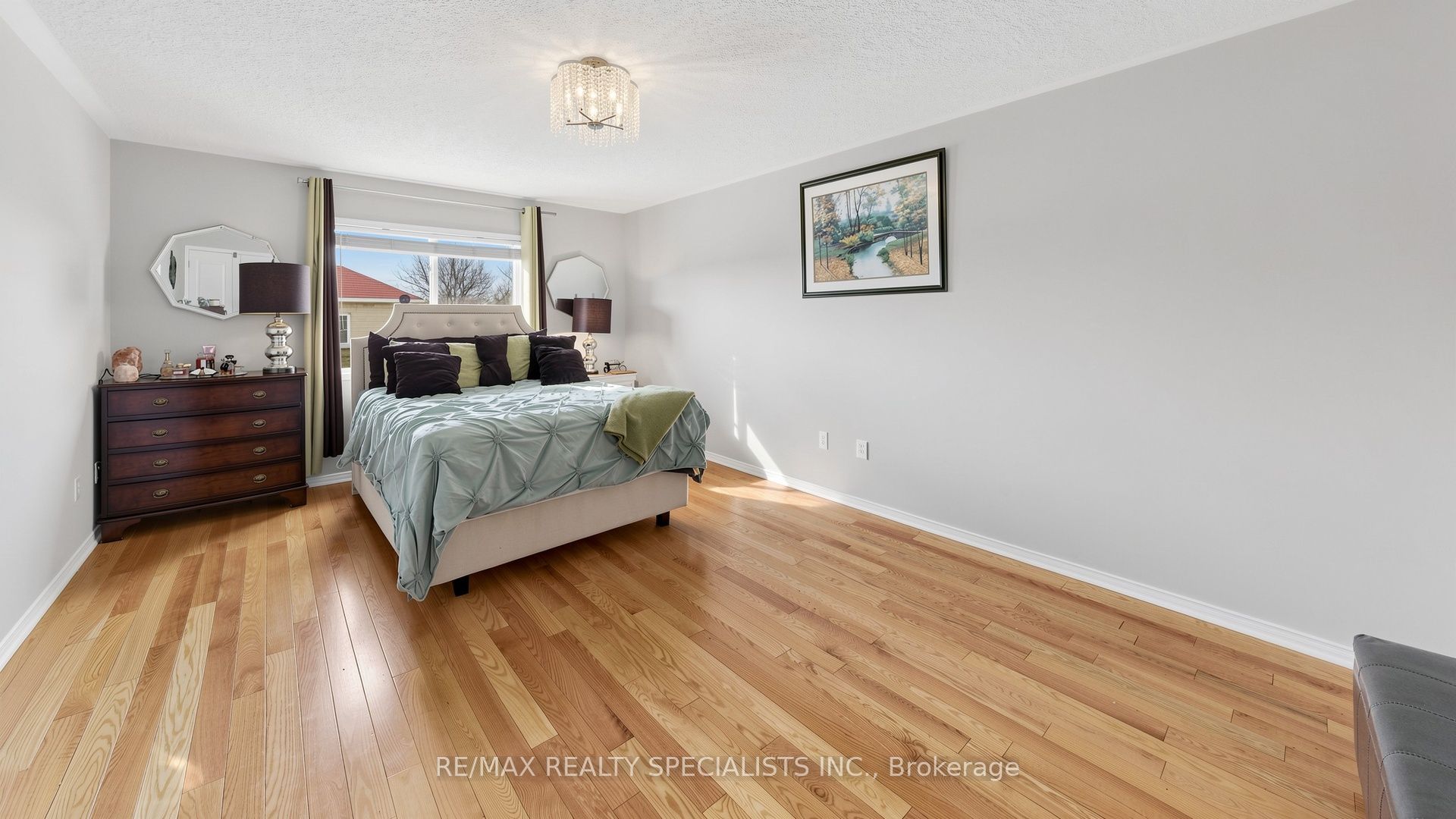 193 Queen Mary Drive Property Photo 26