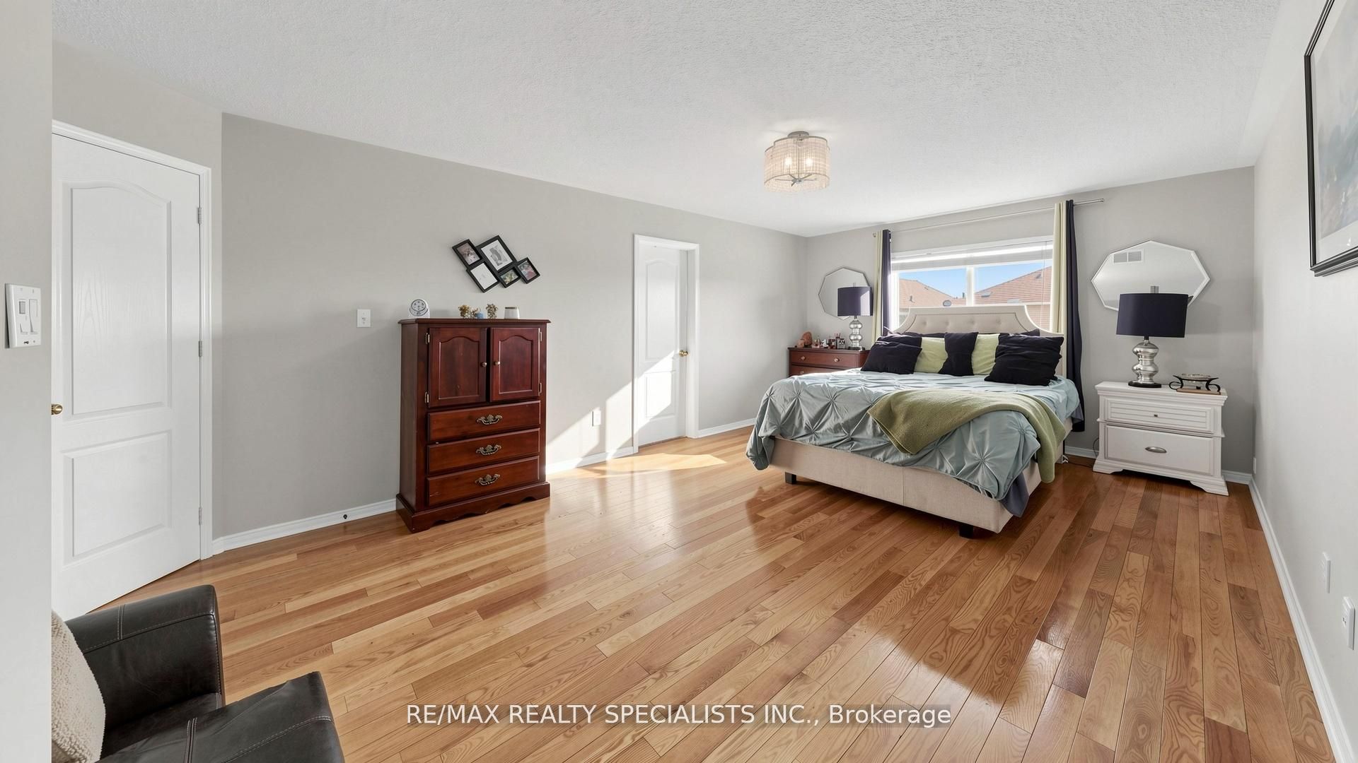 193 Queen Mary Drive Property Photo 27
