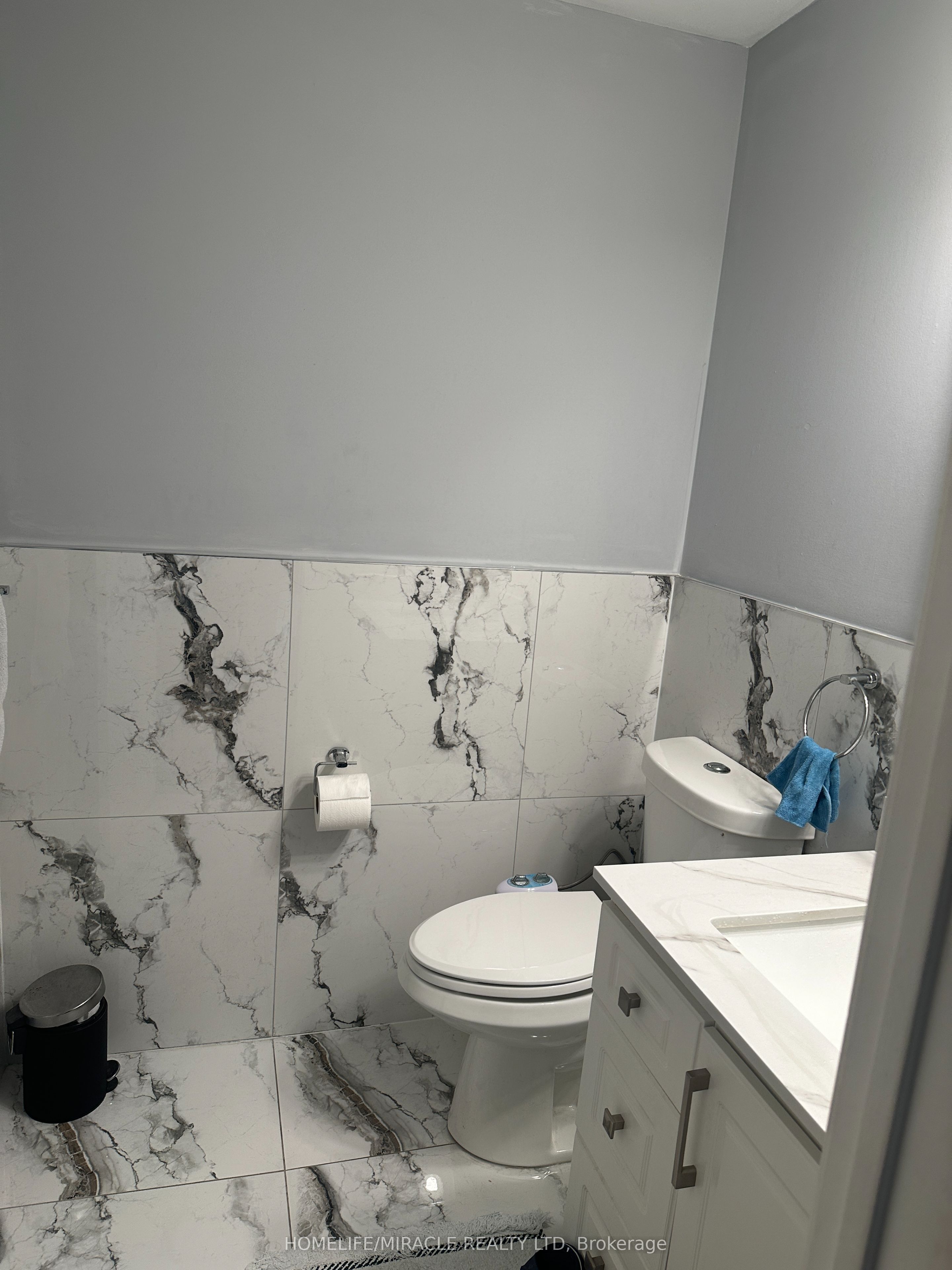 7200 Harding Crescent Property Photo 7