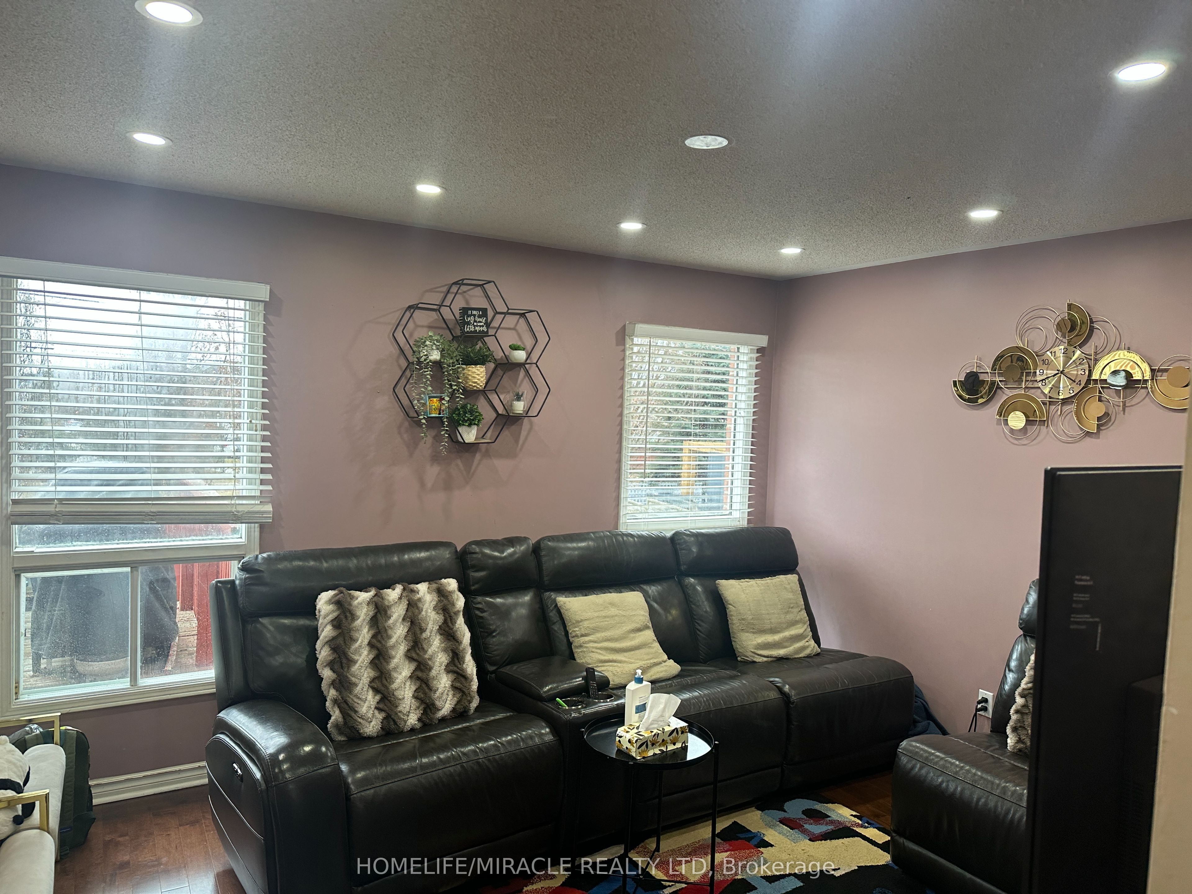 7200 Harding Crescent Property Photo 10