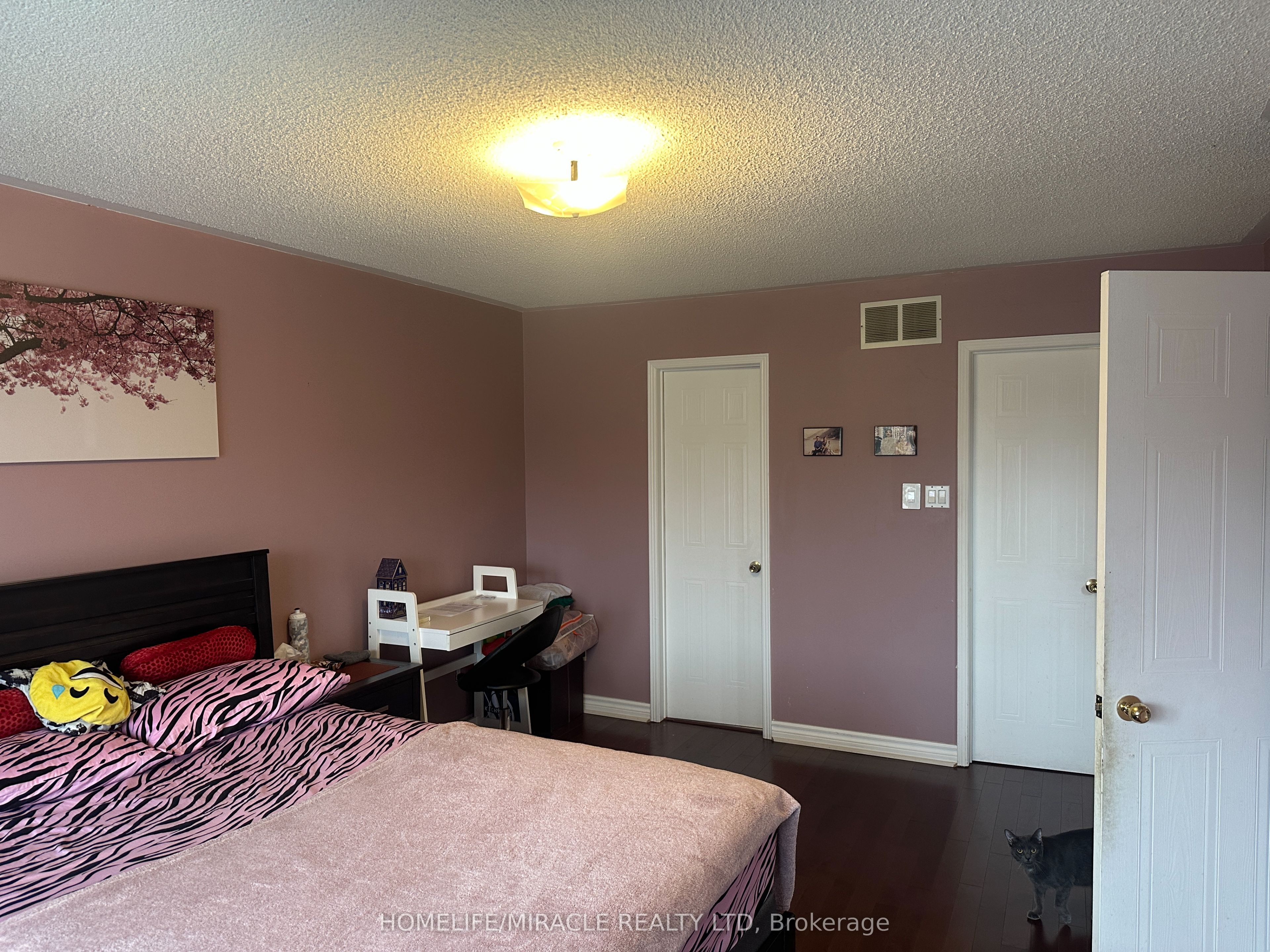 7200 Harding Crescent Property Photo 17
