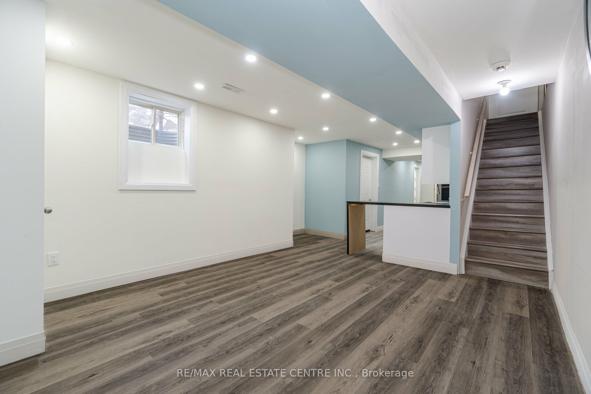 177 North Park Boulevard N Property Photo 7