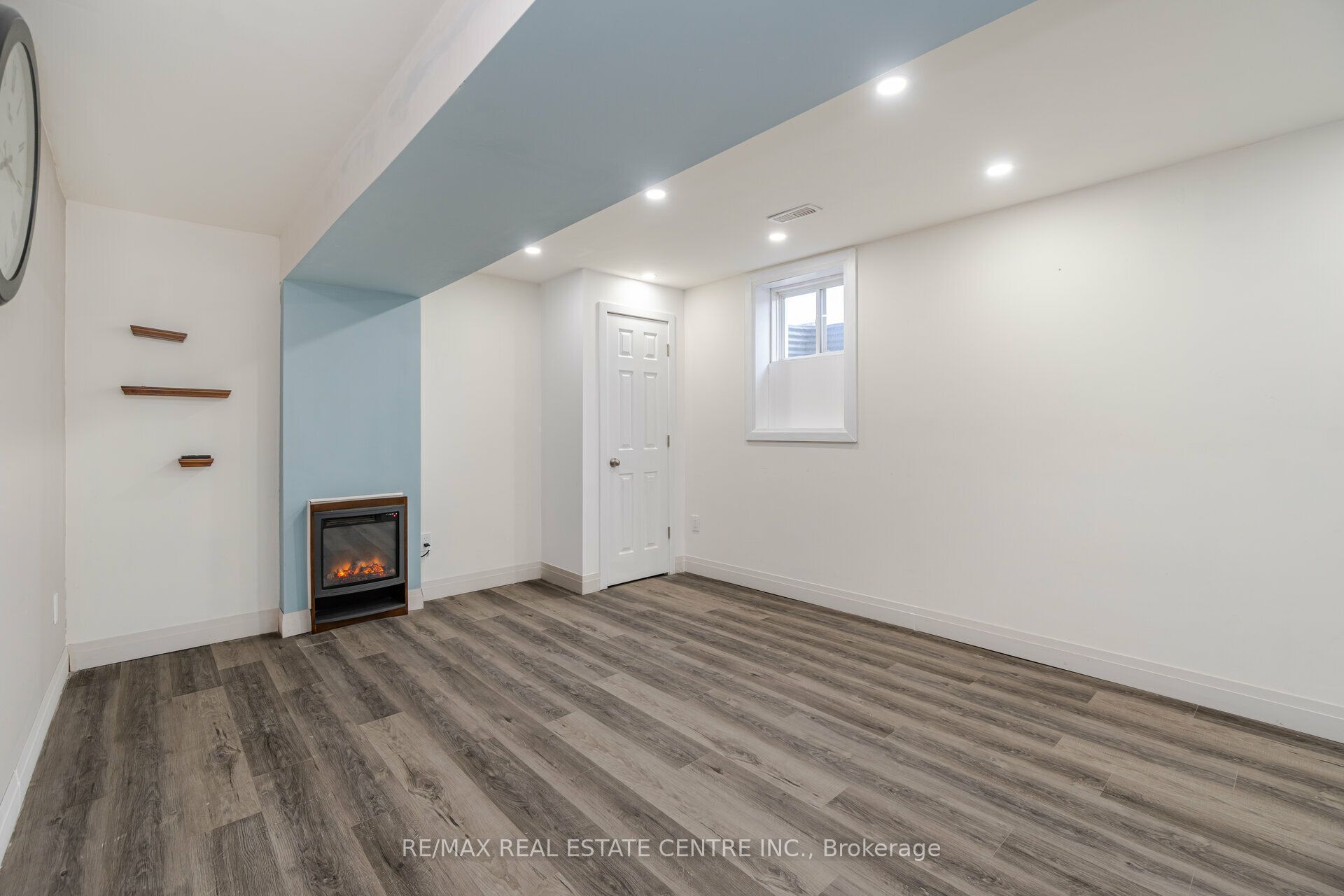 177 North Park Boulevard N Property Photo 9